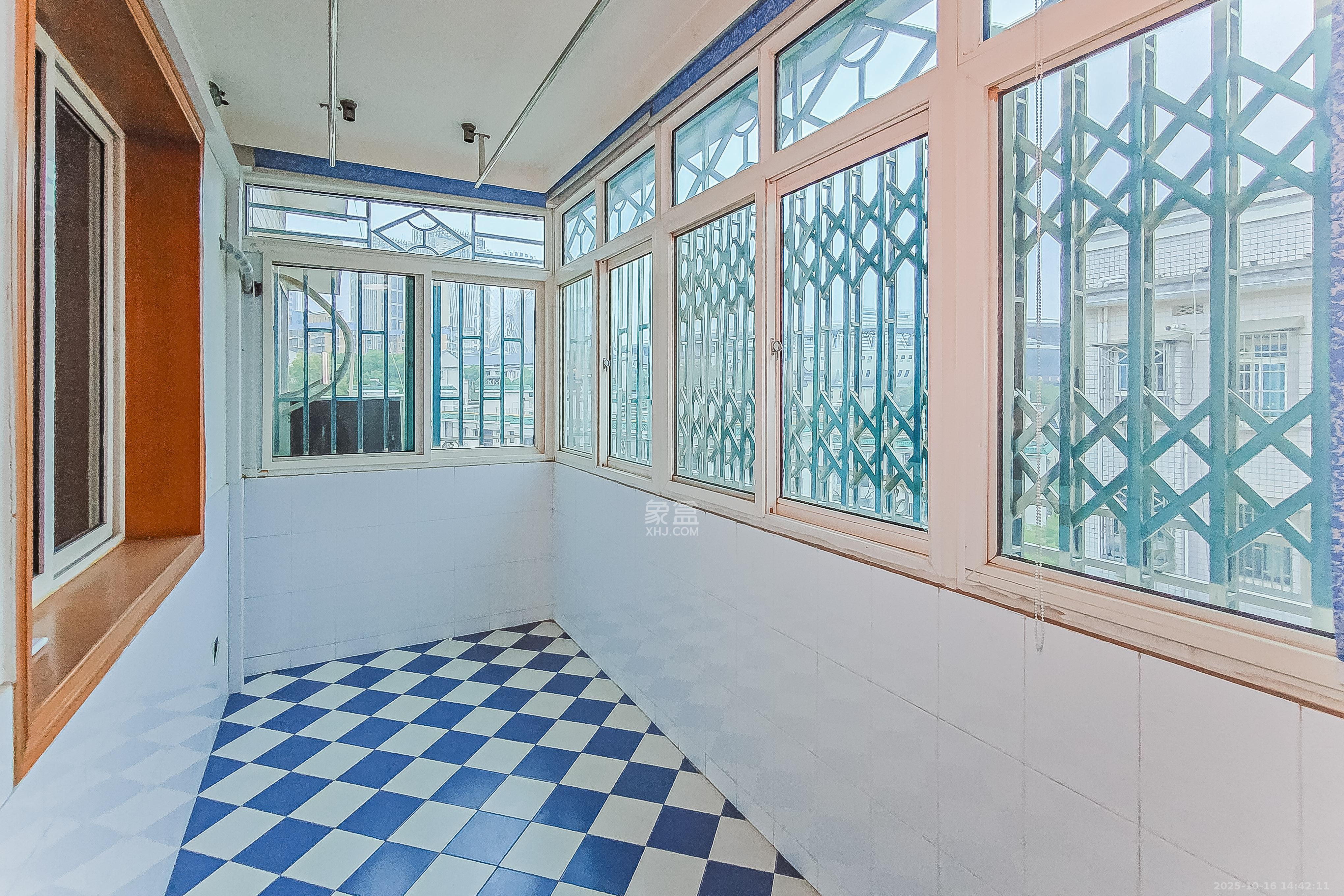 城南路街道办事处宿舍(天心游路38号)  3室2厅2卫    95.0万 城南路街道办事处宿舍(天心游路38号)  3室2厅2卫    95.0万阳台