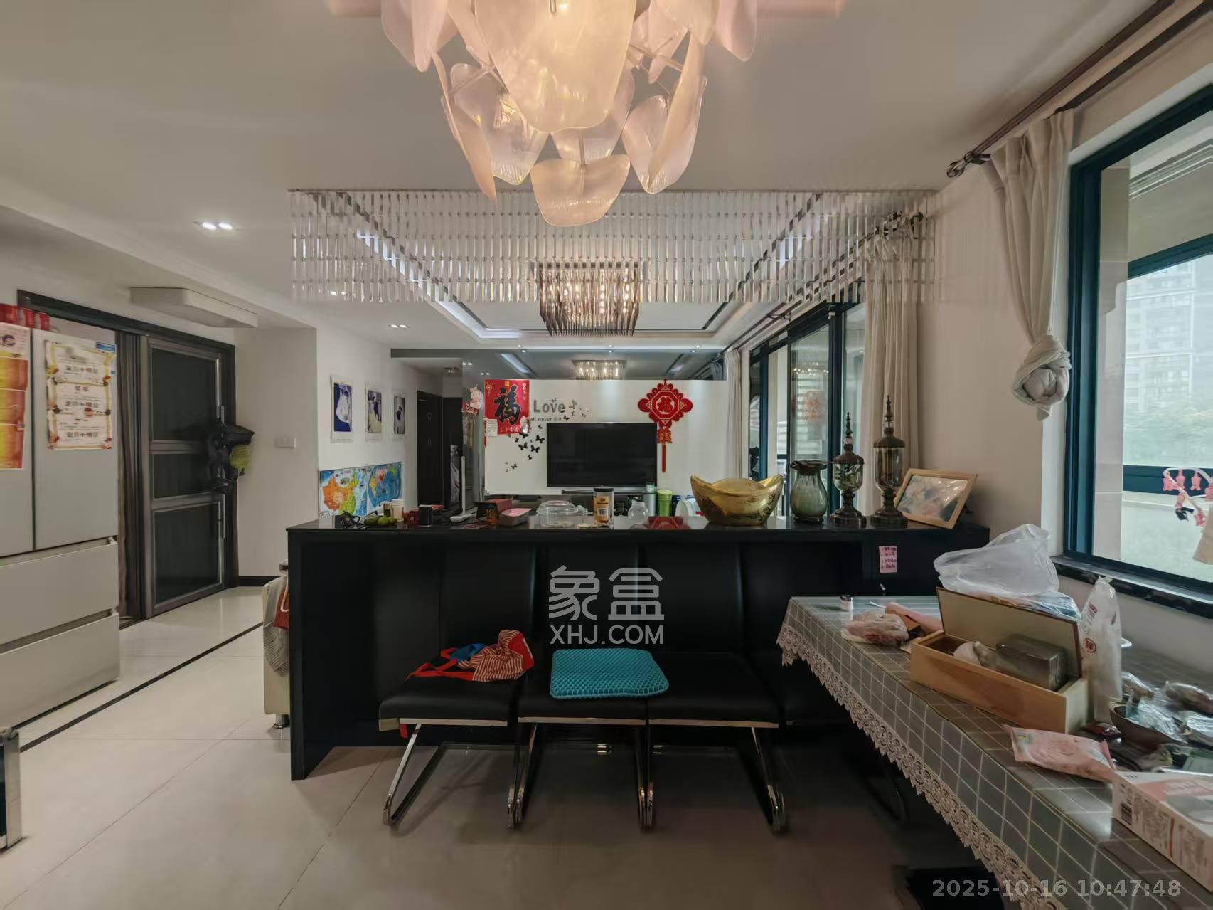 筑梦星园  4室2厅2卫    2400.0元/月 筑梦星园  4室2厅2卫    2400.0元/月