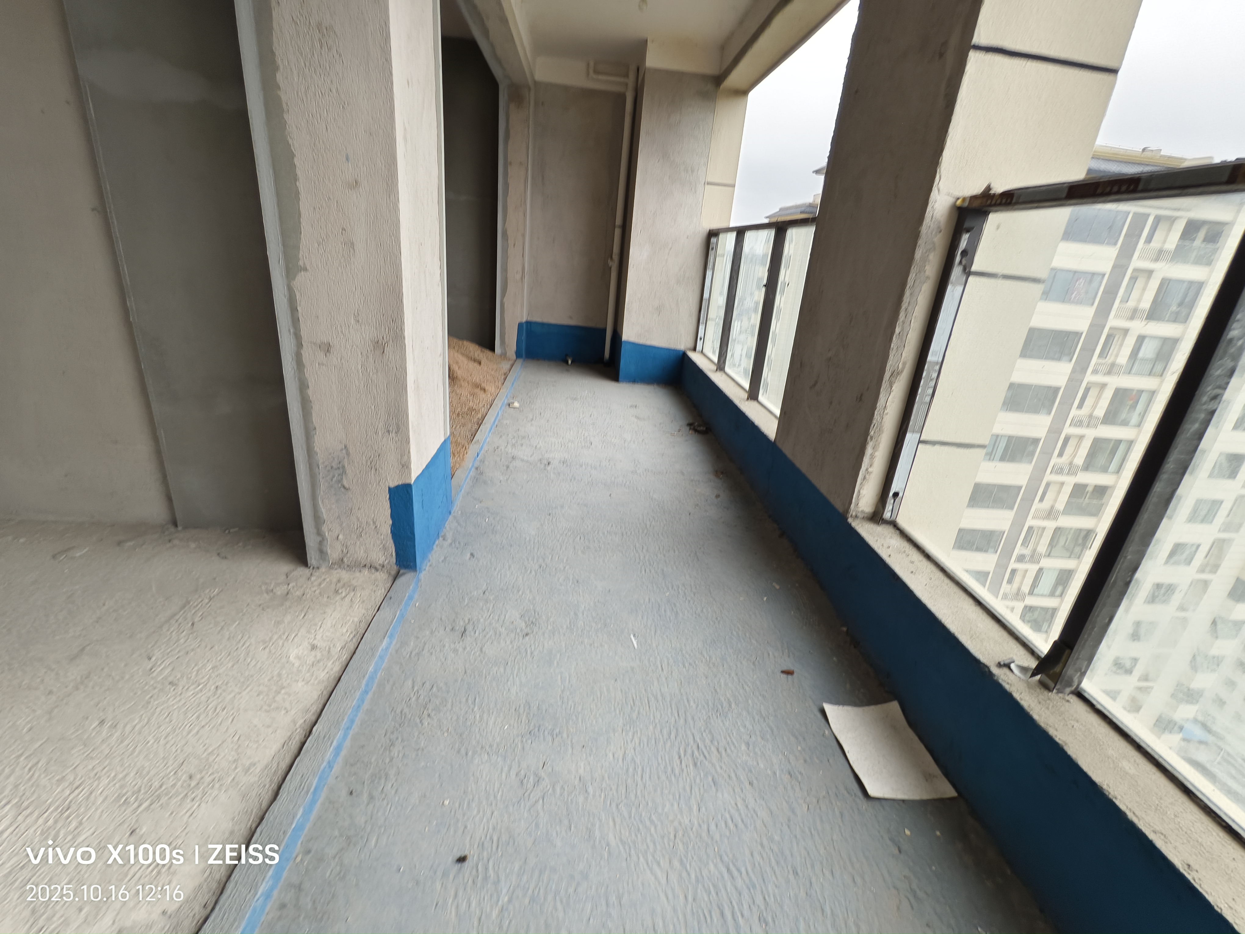 唯独逸臣公园 3室2厅2卫 61.8万 唯独逸臣公园 3室2厅2卫 61.8万客厅