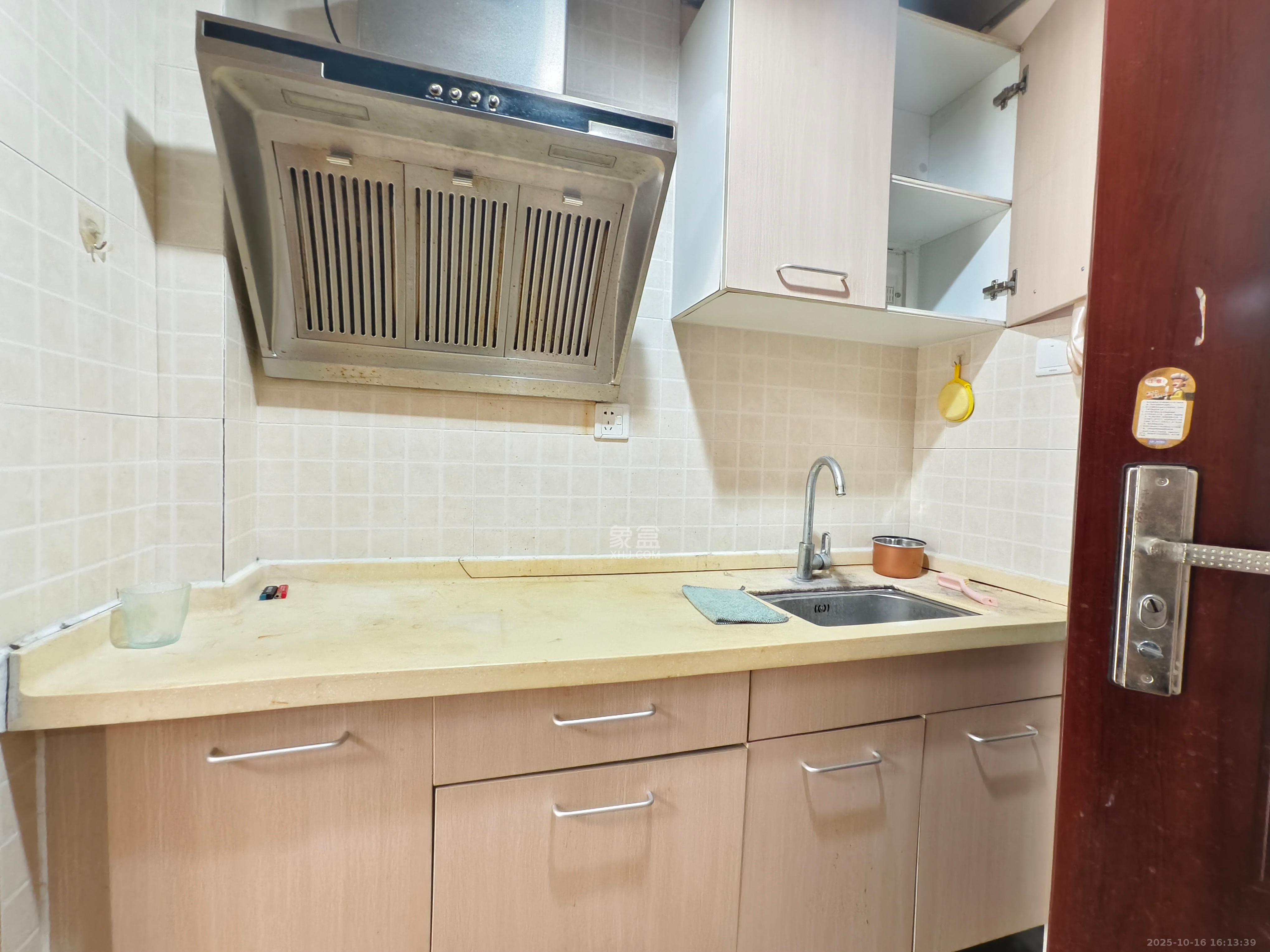 花漾年华（桂花园）  1室1厅1卫    1200.0元/月室内图