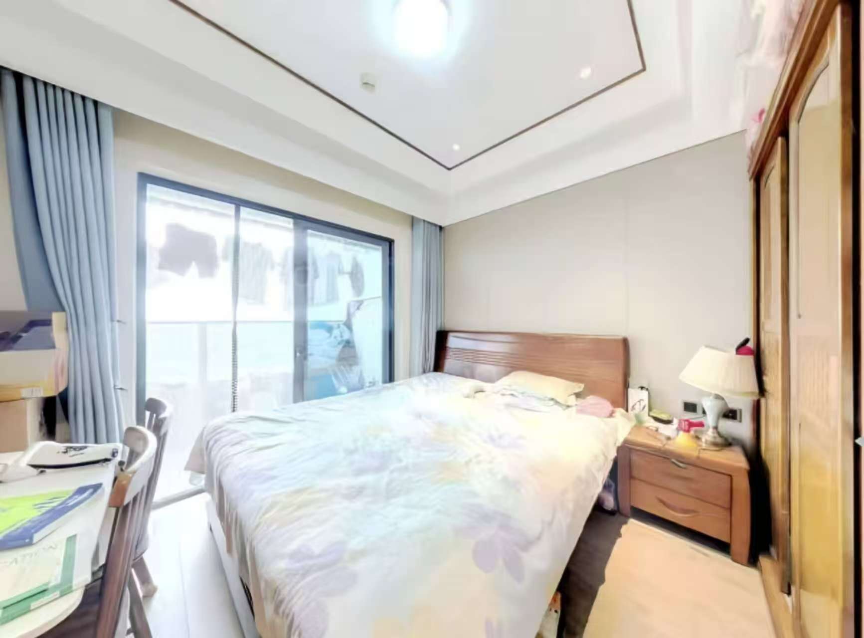 融创观澜湖公园壹号一期  2室1厅2卫    74.0万客厅