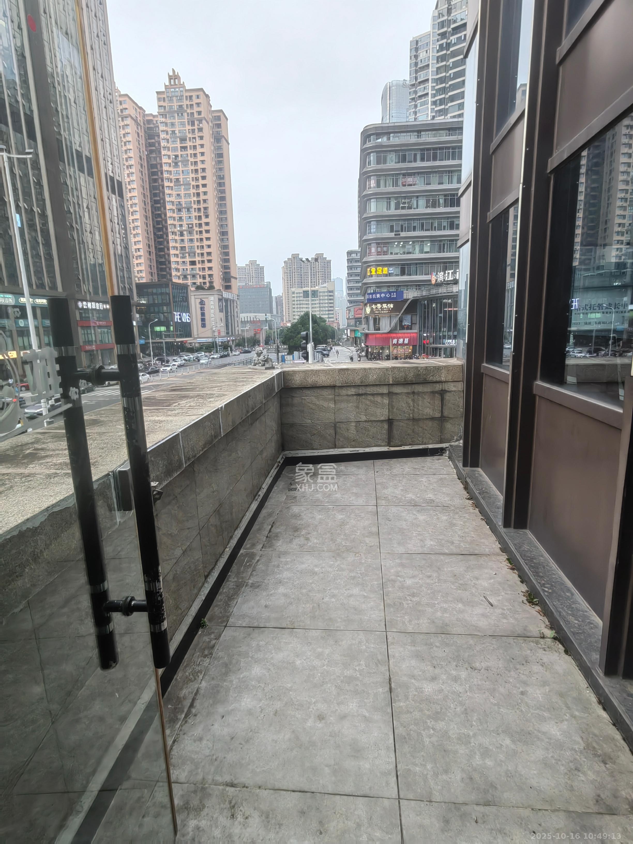 保利西海岸B区   402.2㎡      28000.0元/月室内图