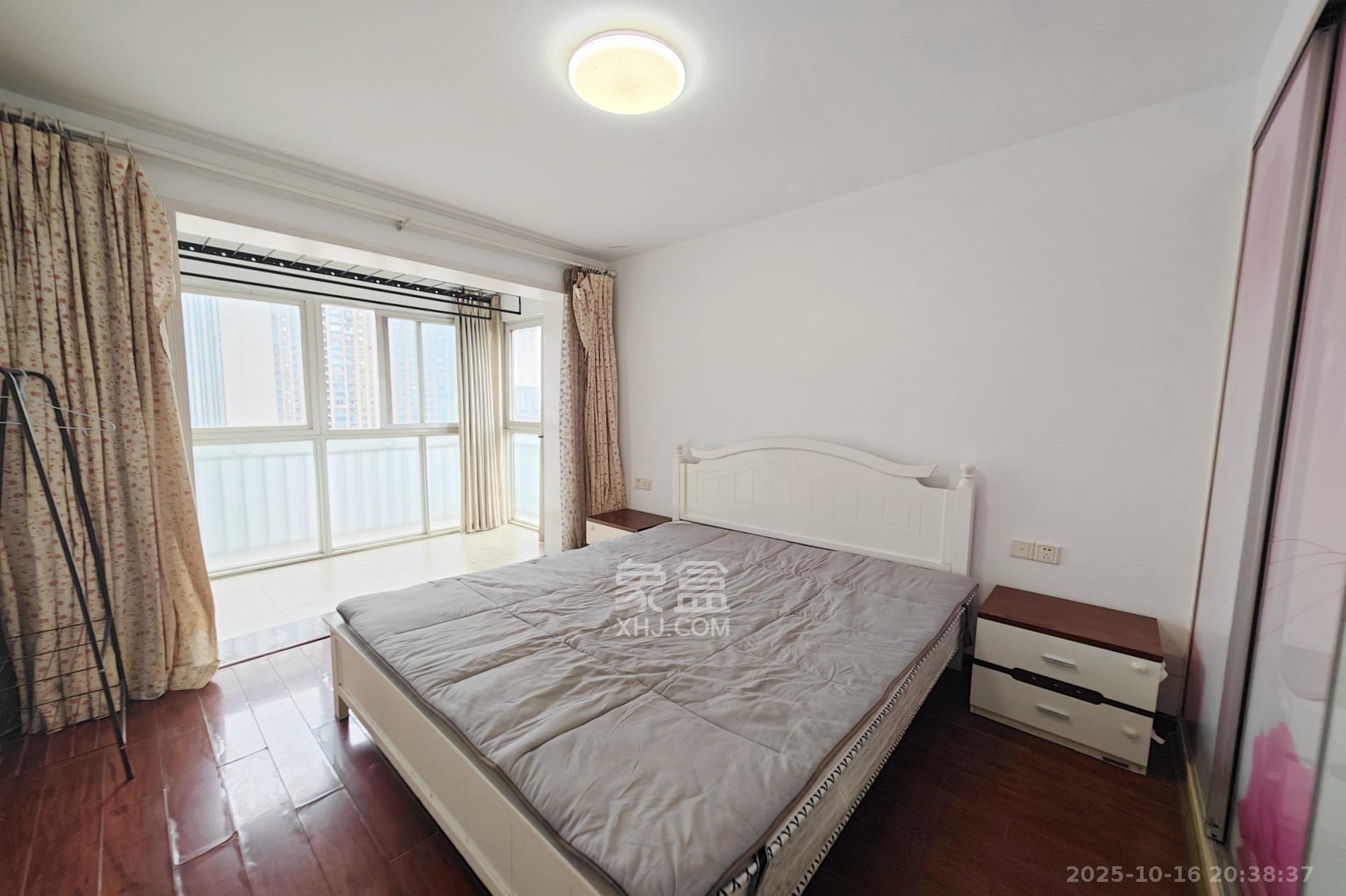 华韵07  2室1厅1卫    52.5万卧室