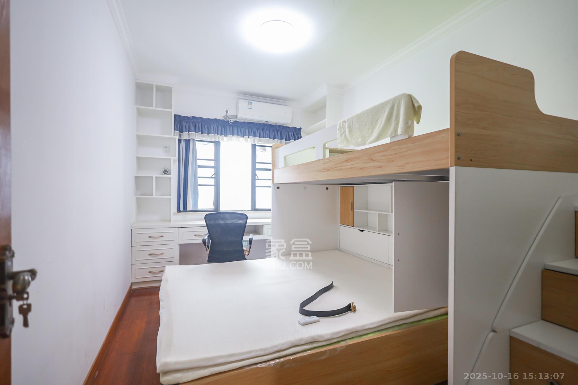 美林银谷  3室2厅2卫    88.0万 美林银谷  3室2厅2卫    88.0万卧室