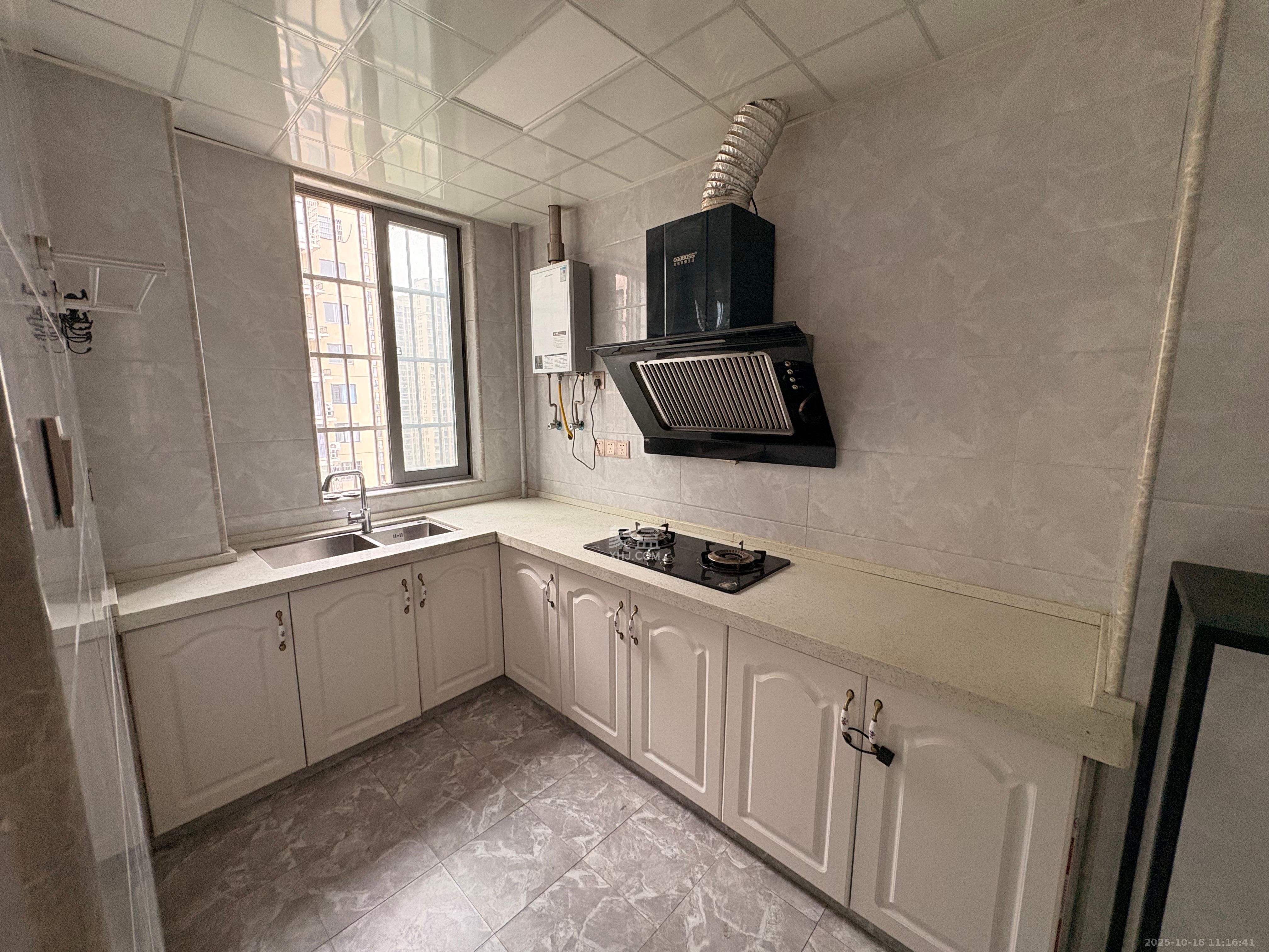 汇景豪庭  1室2厅1卫    2500.0元/月室内图