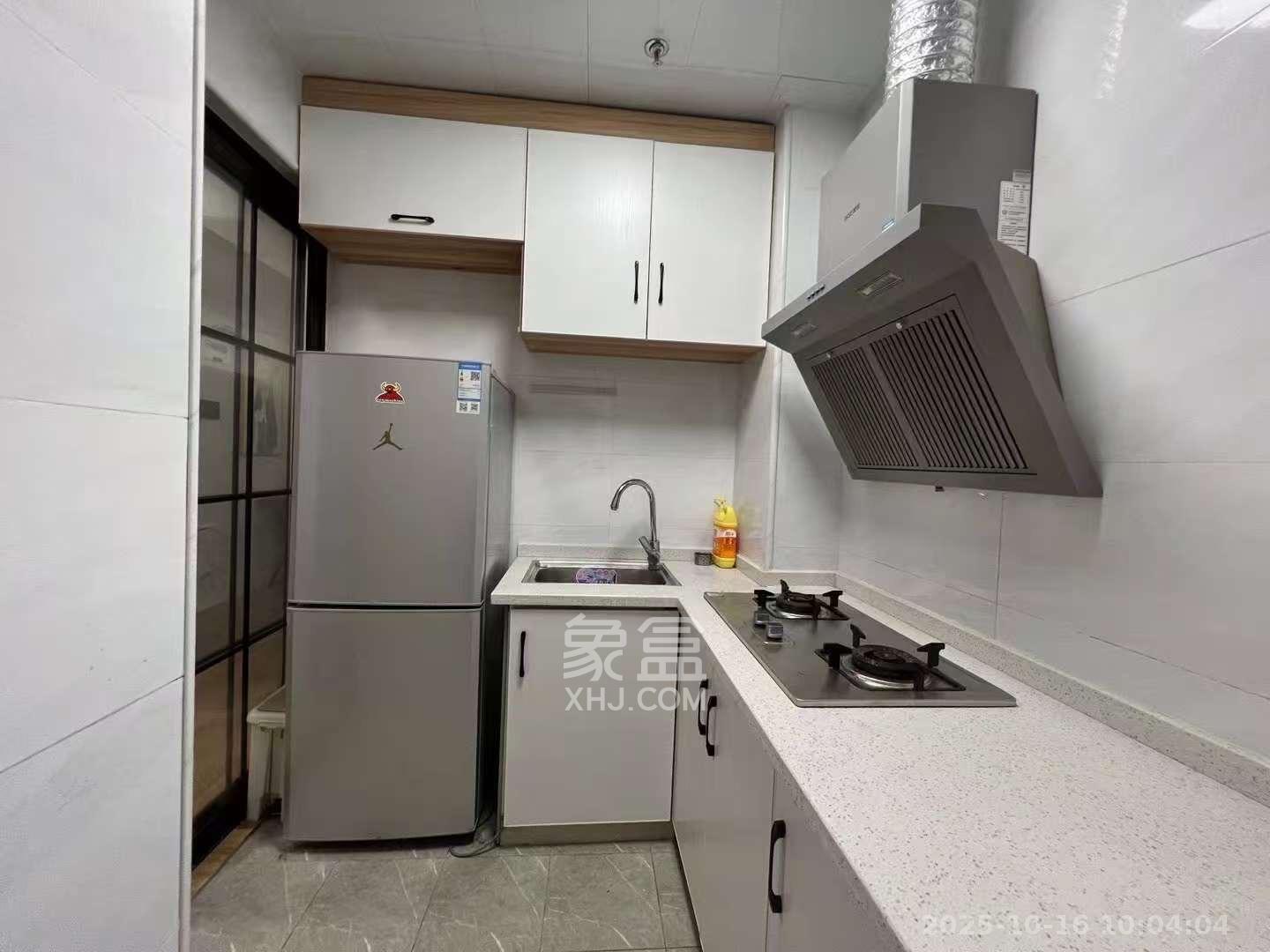 荣悦台 1室1厅1卫 2500.0元/月 荣悦台 1室1厅1卫 2500.0元/月室内图