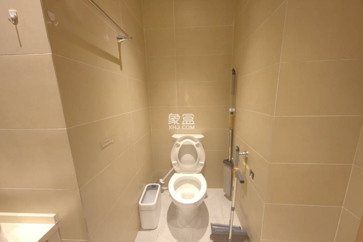 海航豪庭南苑  1室1厅1卫    2200.0元/月 海航豪庭南苑  1室1厅1卫    2200.0元/月室内图