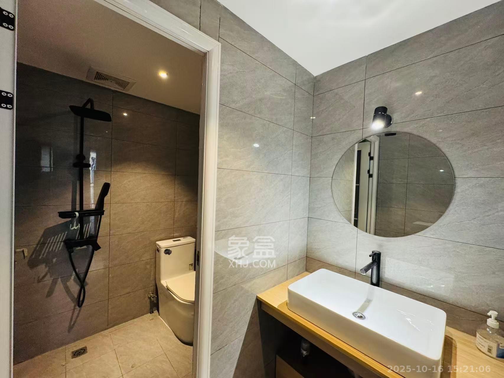 金域南外滩(望江佳园)  4室2厅2卫    5500.0元/月 金域南外滩(望江佳园)  4室2厅2卫    5500.0元/月室内图