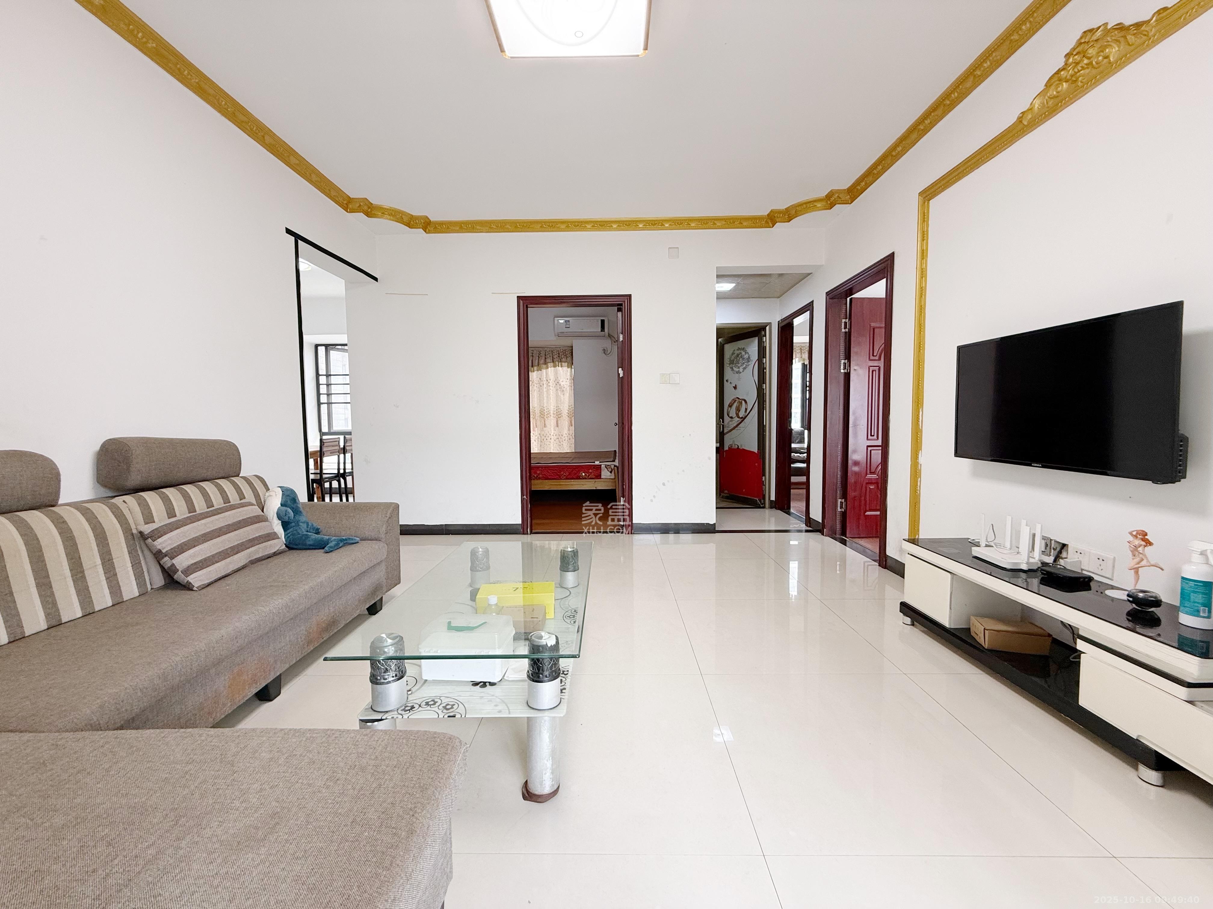 蓝山郡  3室2厅1卫    1800.0元/月 蓝山郡  3室2厅1卫    1800.0元/月室内图