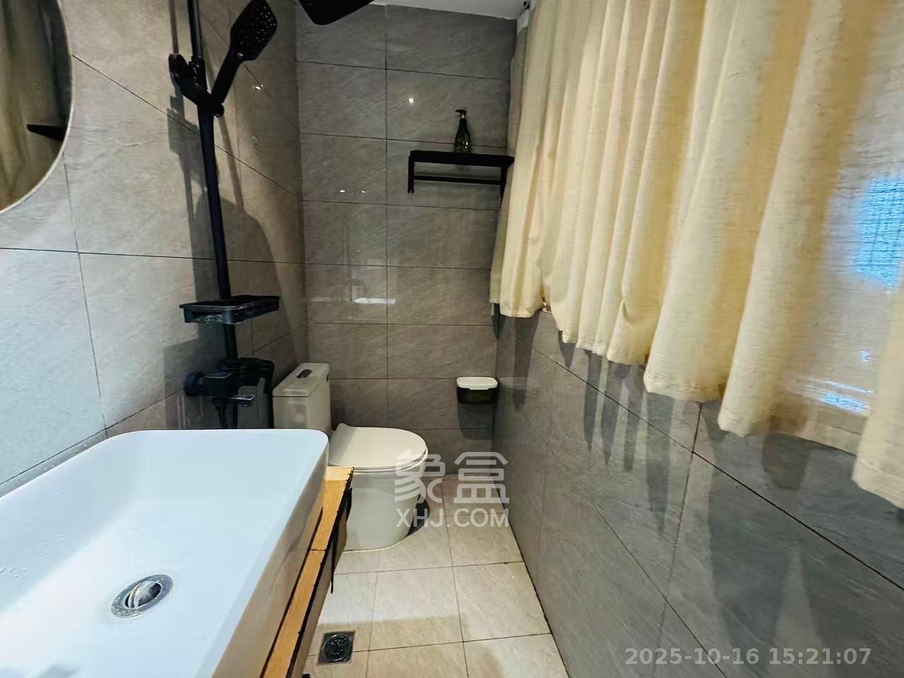 金域南外滩(望江佳园)  4室2厅2卫    5500.0元/月 金域南外滩(望江佳园)  4室2厅2卫    5500.0元/月室内图