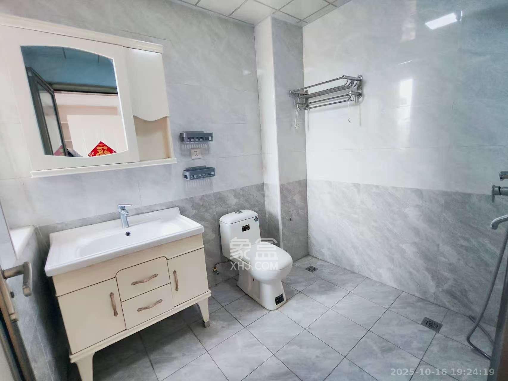 润和之悦（金泽园）  3室2厅2卫    2000.0元/月室内图