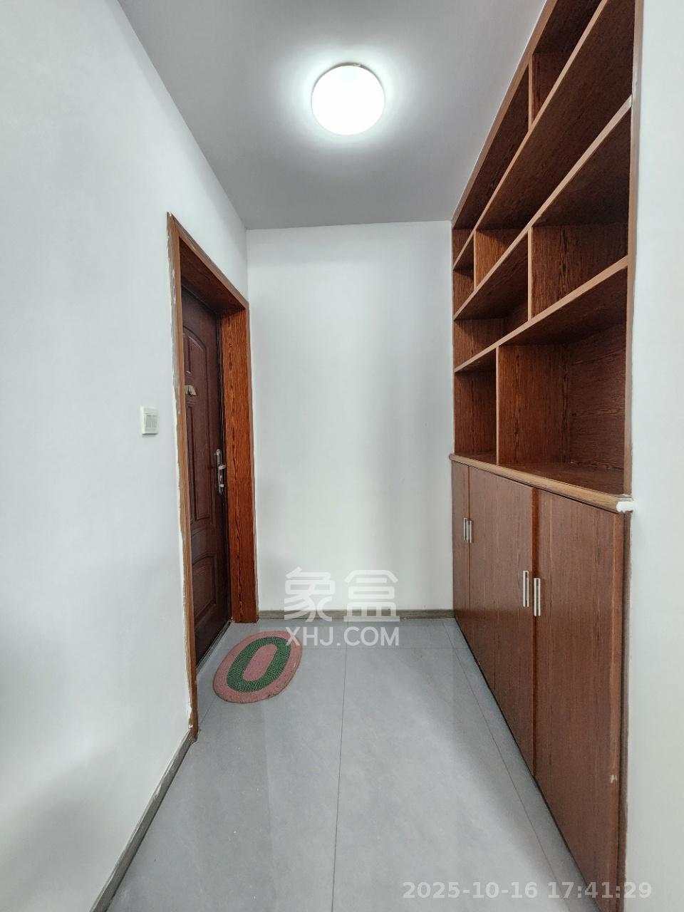 山水新城  2室2厅1卫    1800.0元/月 山水新城  2室2厅1卫    1800.0元/月室内图