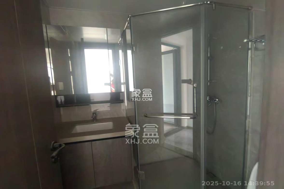 越秀湘江星汇城三期 4室2厅2卫 3500.0元/月 越秀湘江星汇城三期 4室2厅2卫 3500.0元/月室内图