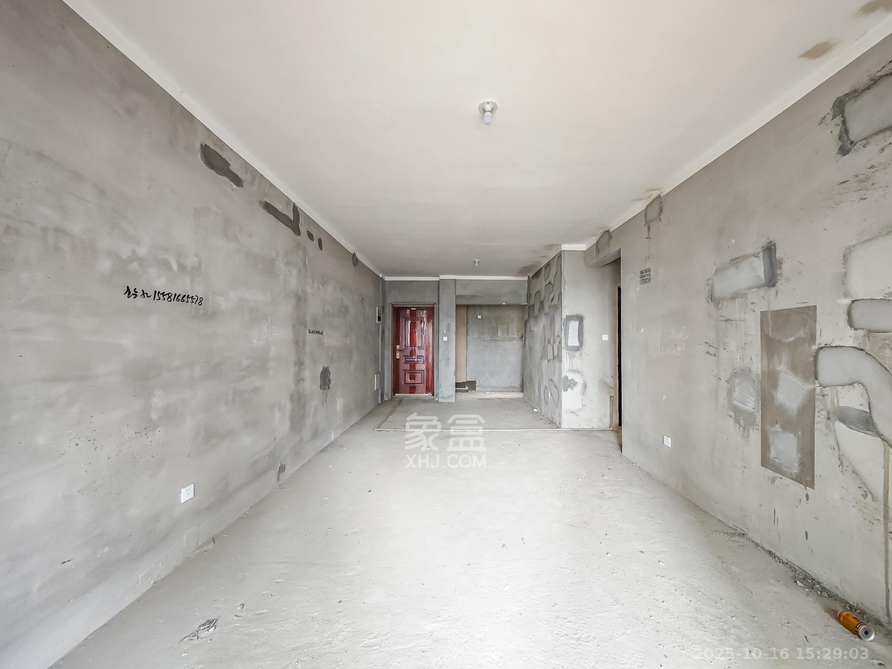 福晟钱隆国际(晟冉景苑) 3室2厅2卫 93.0万 福晟钱隆国际(晟冉景苑) 3室2厅2卫 93.0万客厅