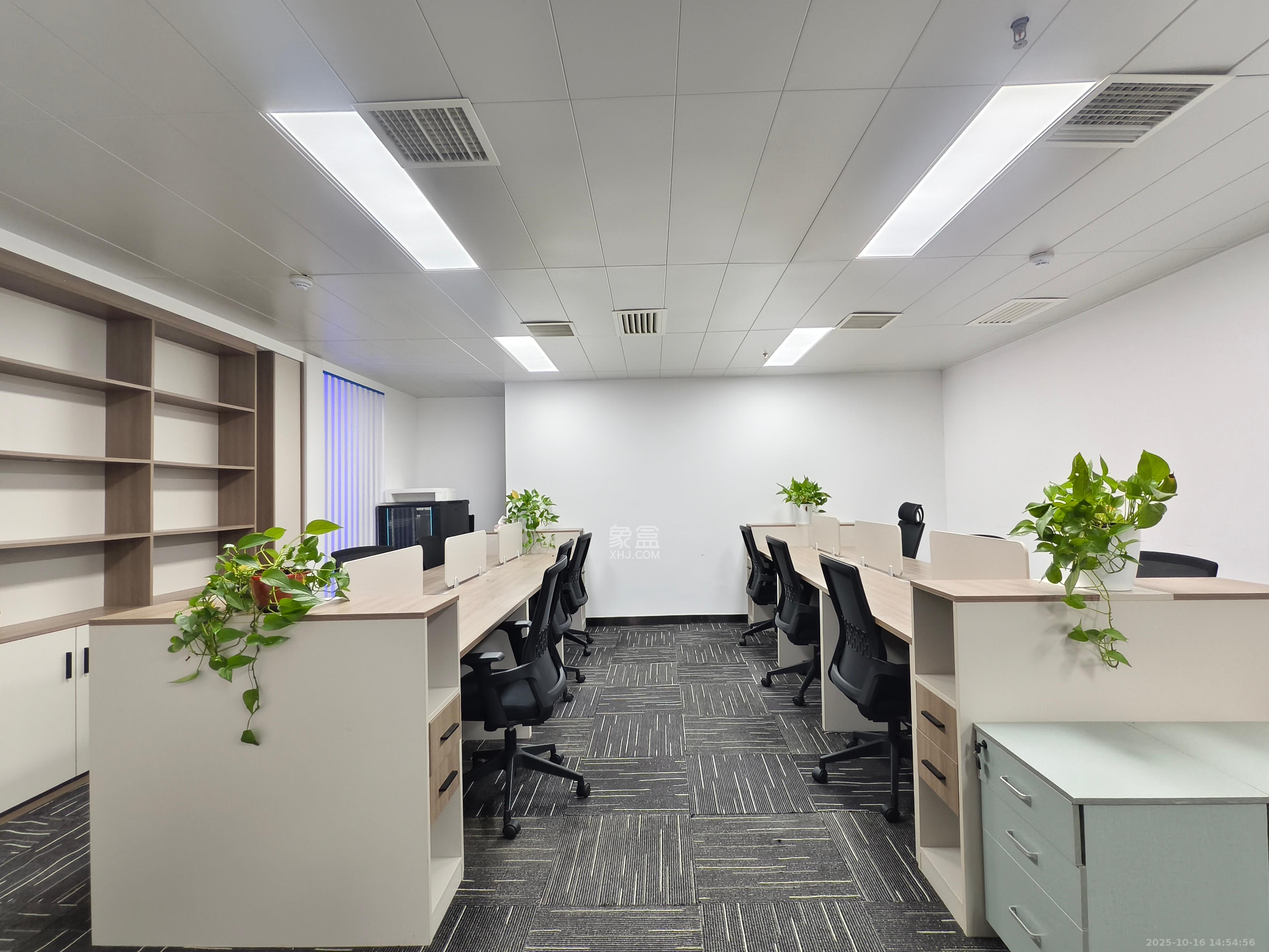 万坤图财富广场   260.0㎡      12000.0元/月室内图