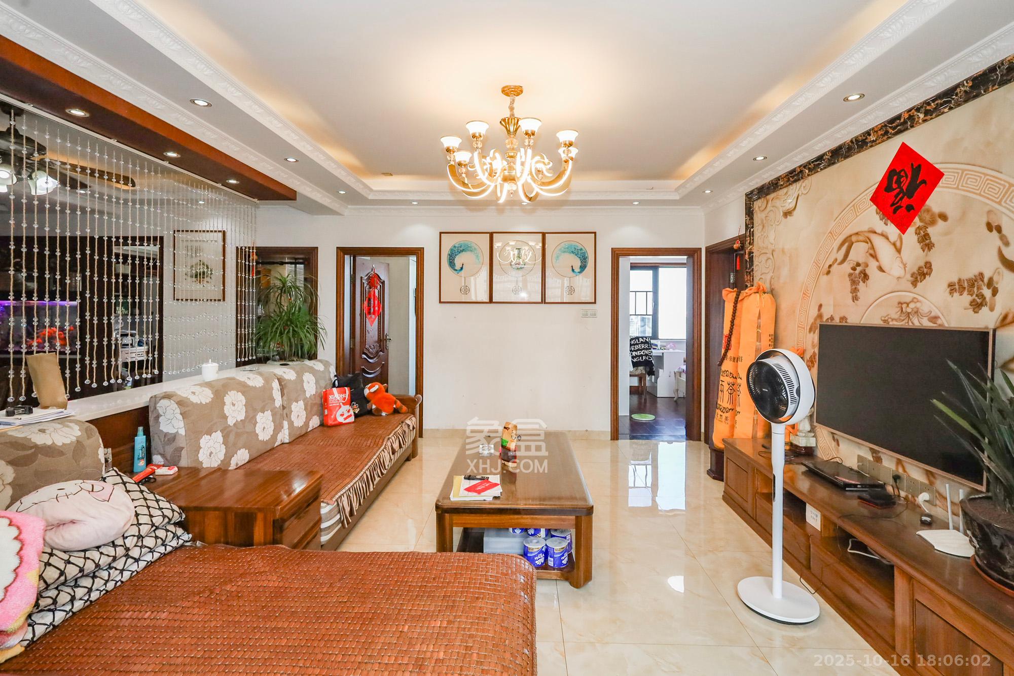 钰龙天下二期（钰龙佳园）  4室2厅2卫    265.0万客厅