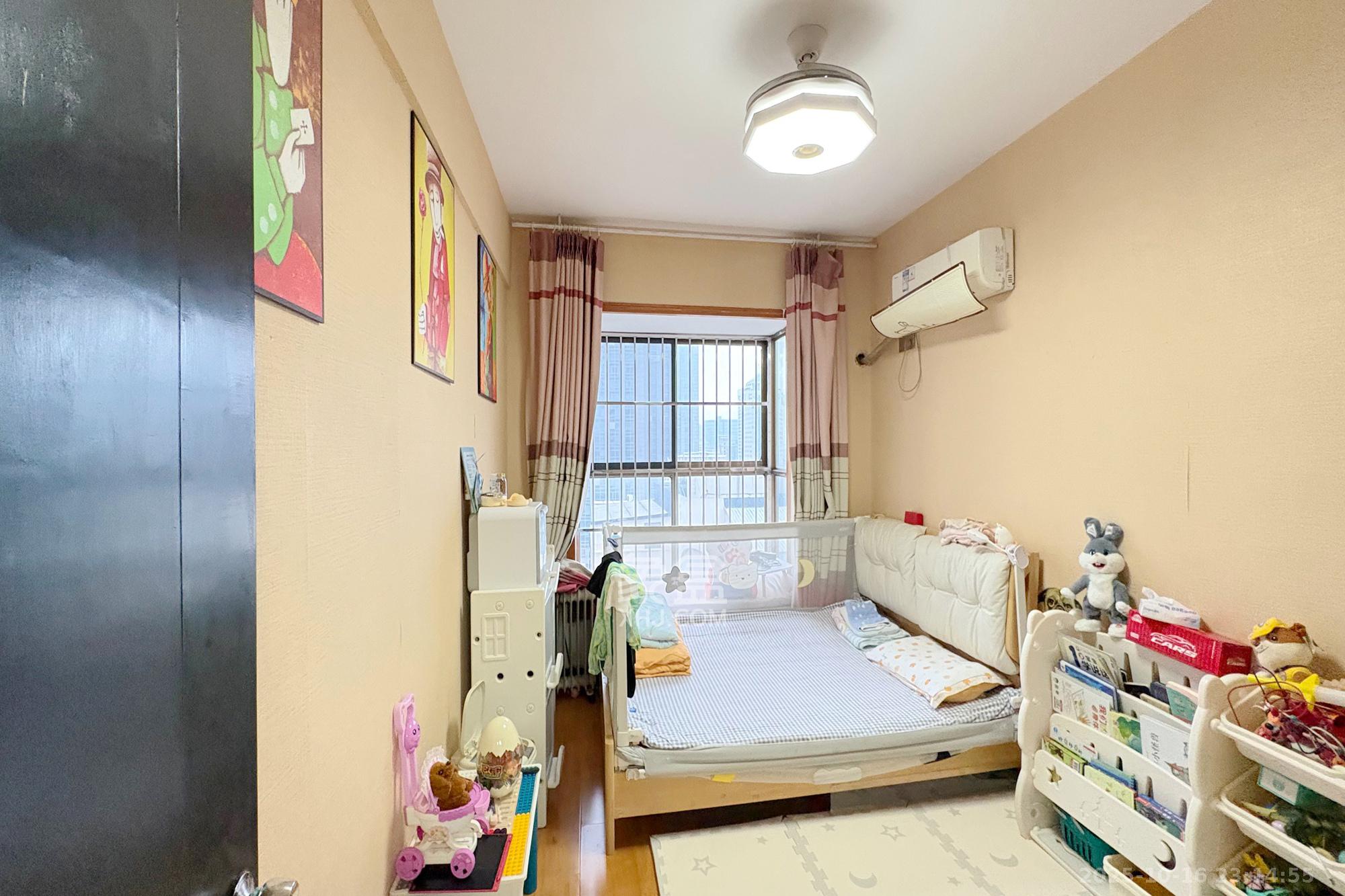 芙蓉同发  2室1厅1卫    72.0万卧室