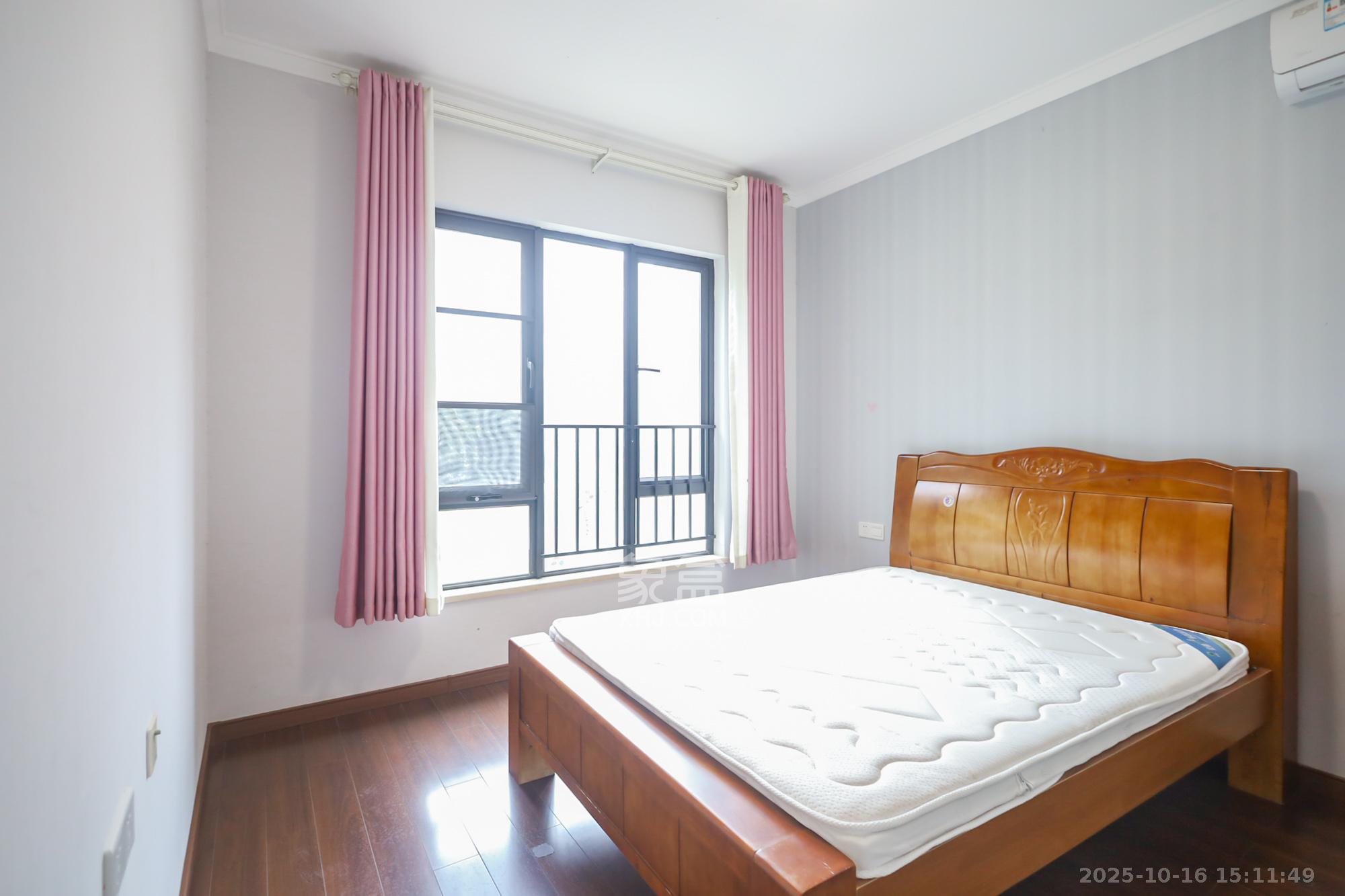 万科里金域国际  3室2厅2卫    158.0万 万科里金域国际  3室2厅2卫    158.0万卧室