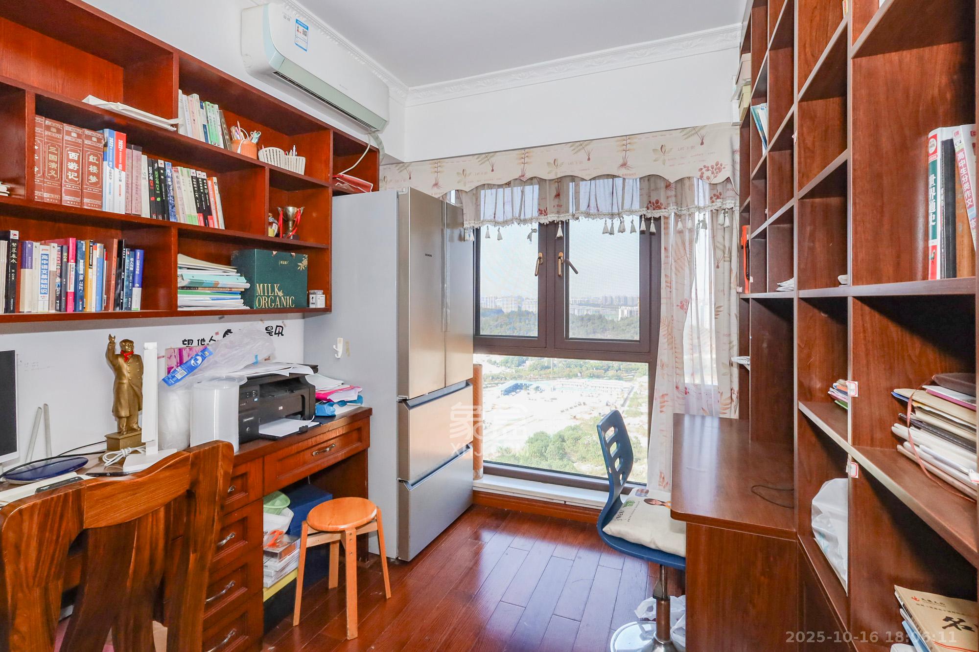 钰龙天下二期（钰龙佳园）  4室2厅2卫    265.0万卧室