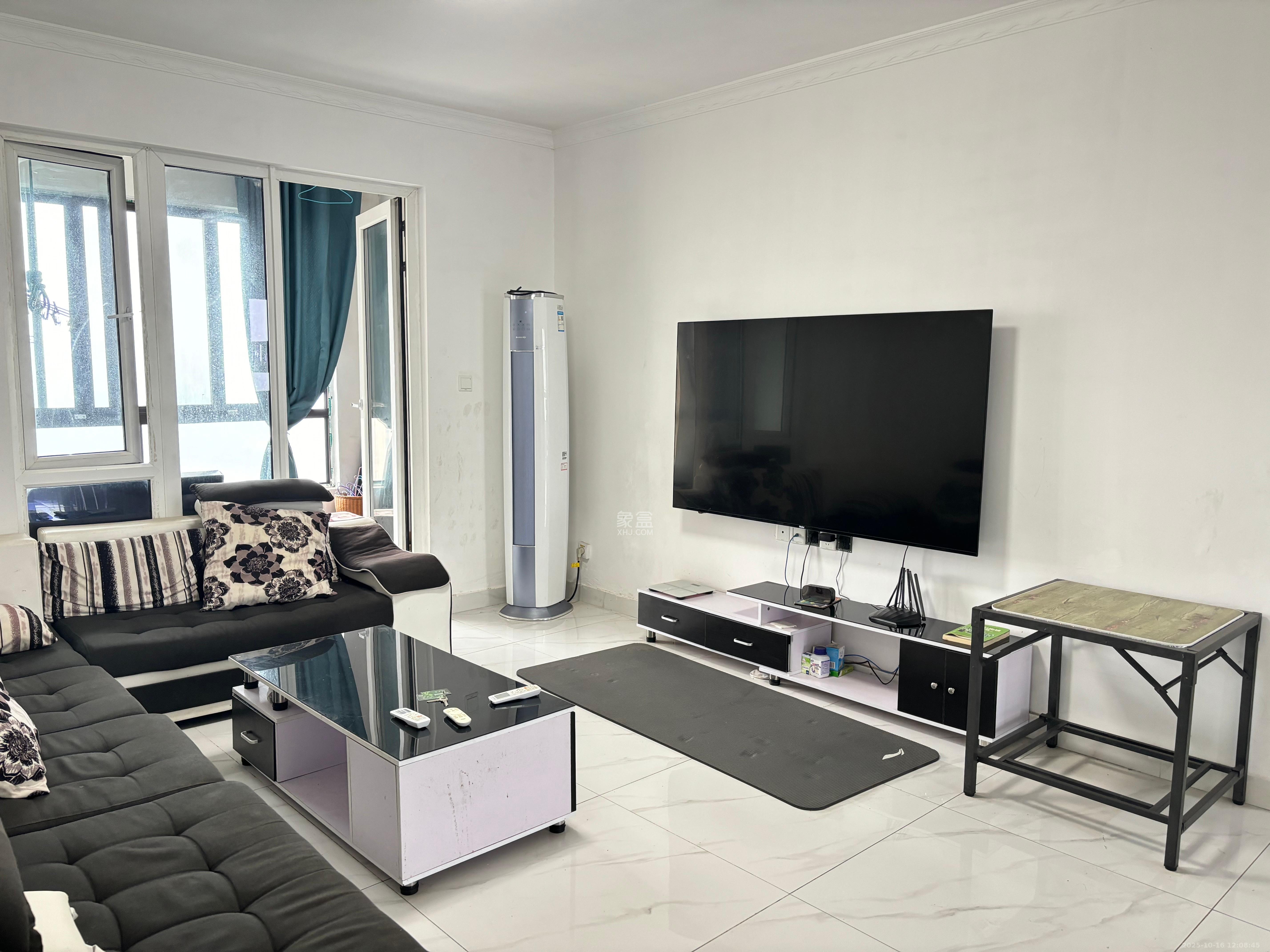 金地三千府(金地湖山樾、金地自在城)  3室2厅1卫    1650.0元/月 金地三千府(金地湖山樾、金地自在城)  3室2厅1卫    1650.0元/月