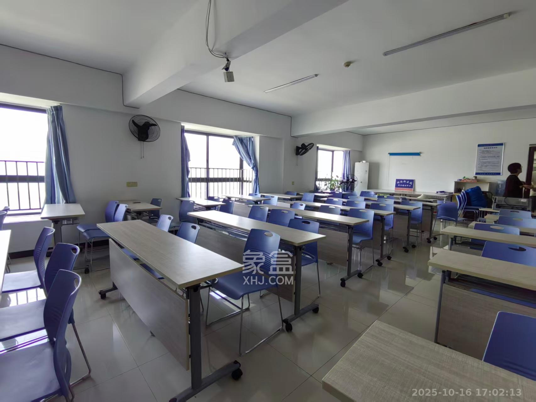 世纪桃花苑  1室1厅1卫    1200.0元/月 世纪桃花苑  1室1厅1卫    1200.0元/月室内图