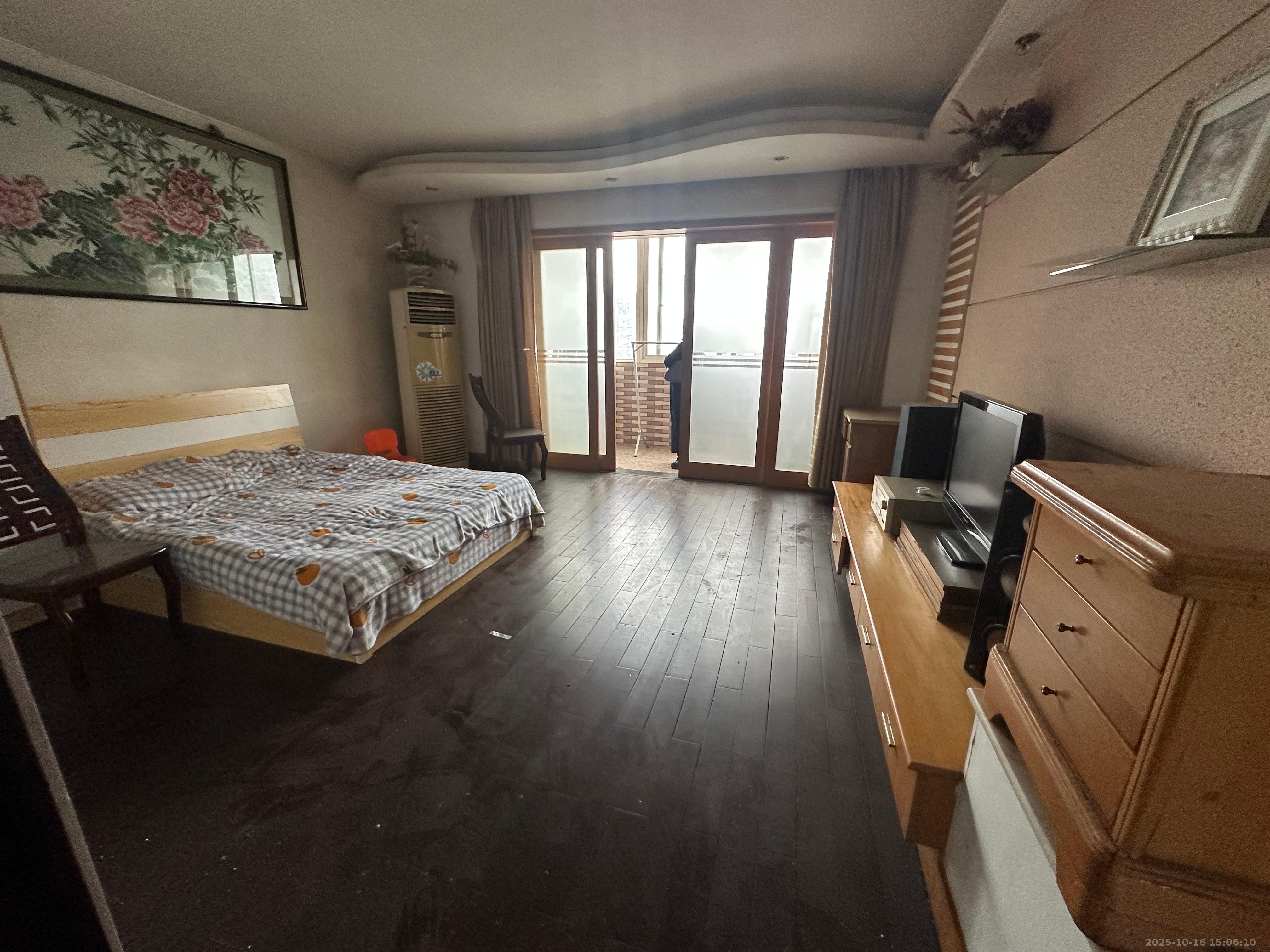 海利宿舍  4室2厅2卫    3500.0元/月室内图