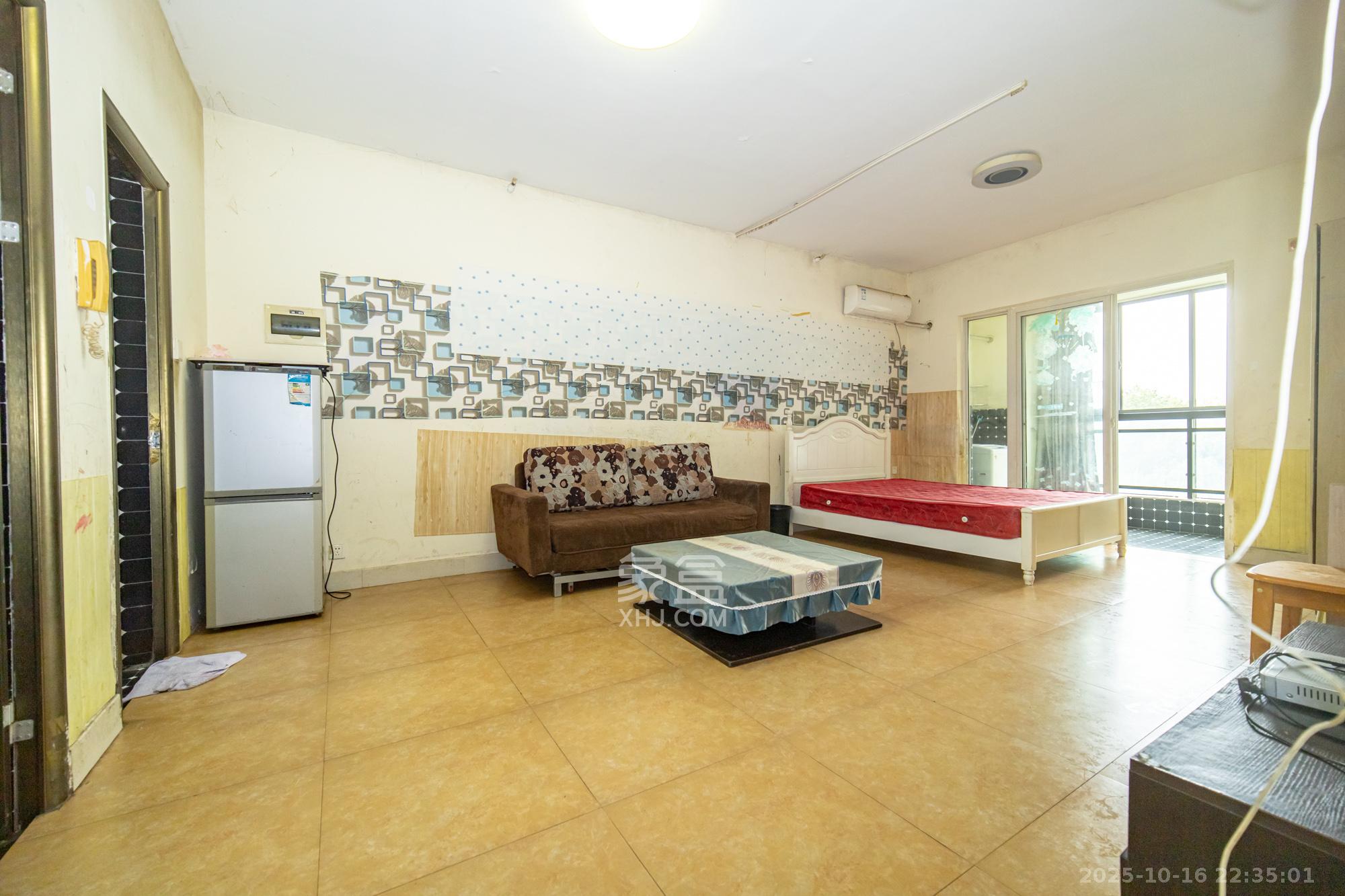 尚都花园城  1室1厅1卫    26.8万客厅