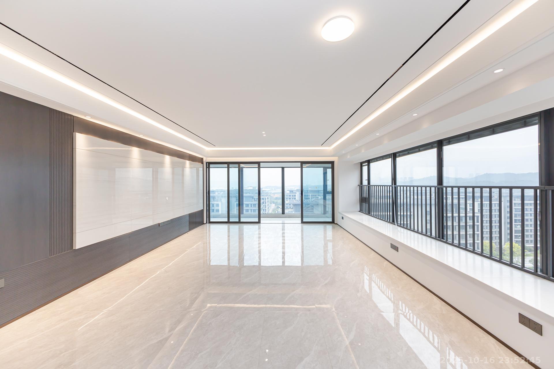 嘉臣道  4室2厅3卫    360.0万 嘉臣道  4室2厅3卫    360.0万