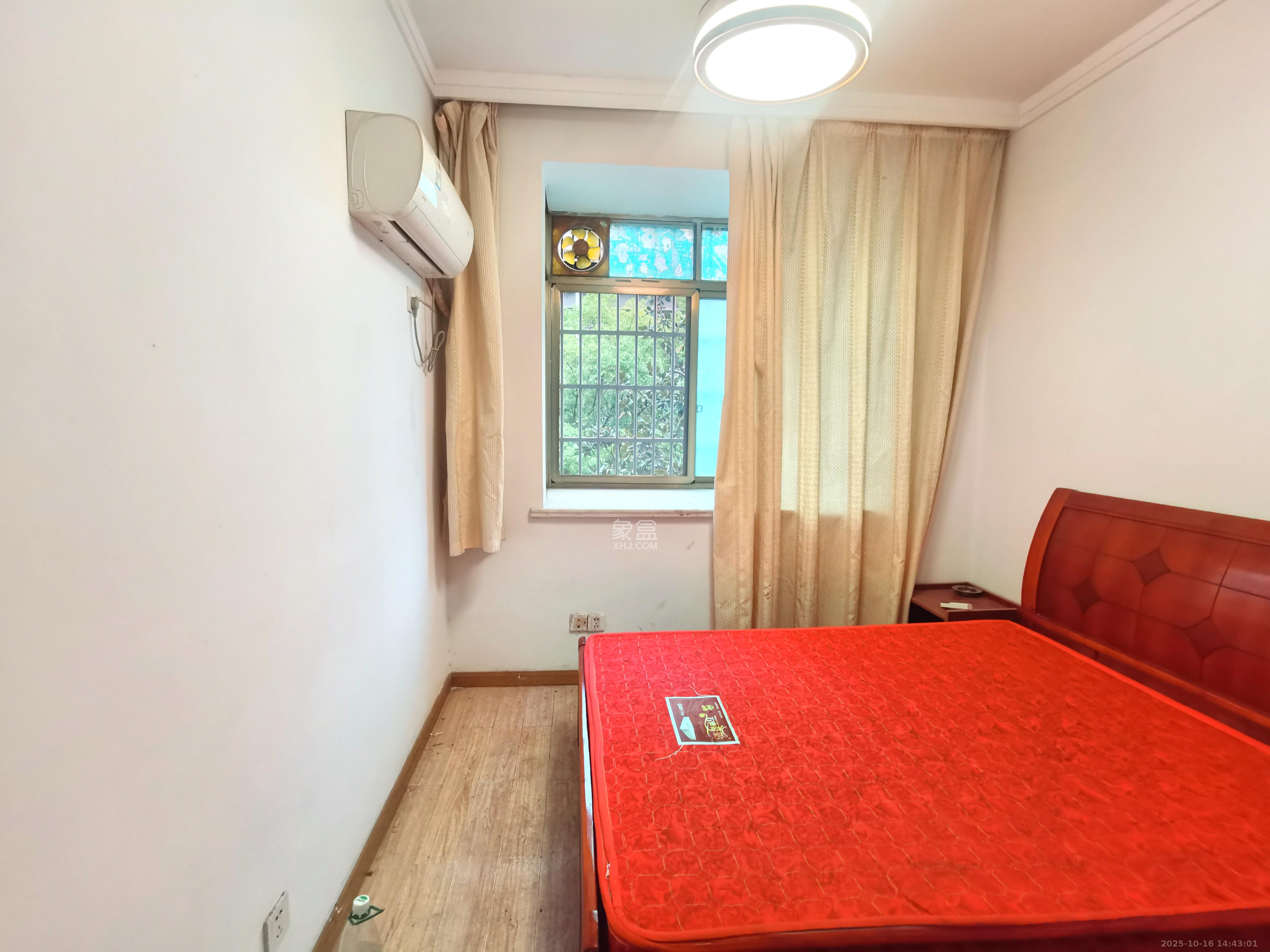 兴联母山小区  3室2厅2卫    1800.0元/月室内图