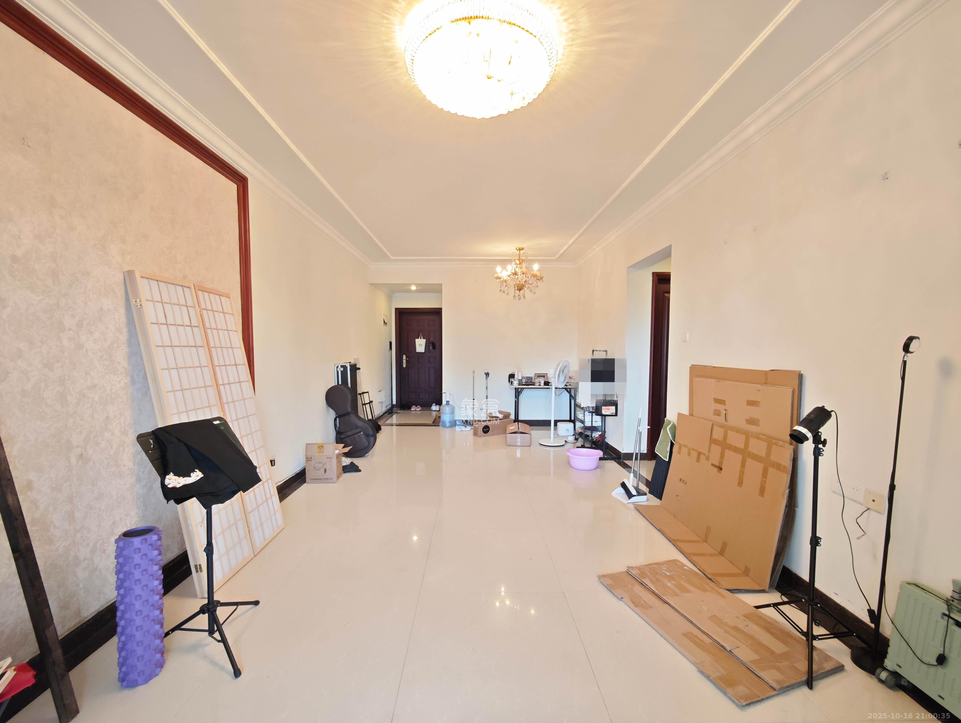 恒大城  2室2厅1卫    65.0万 恒大城  2室2厅1卫    65.0万客厅