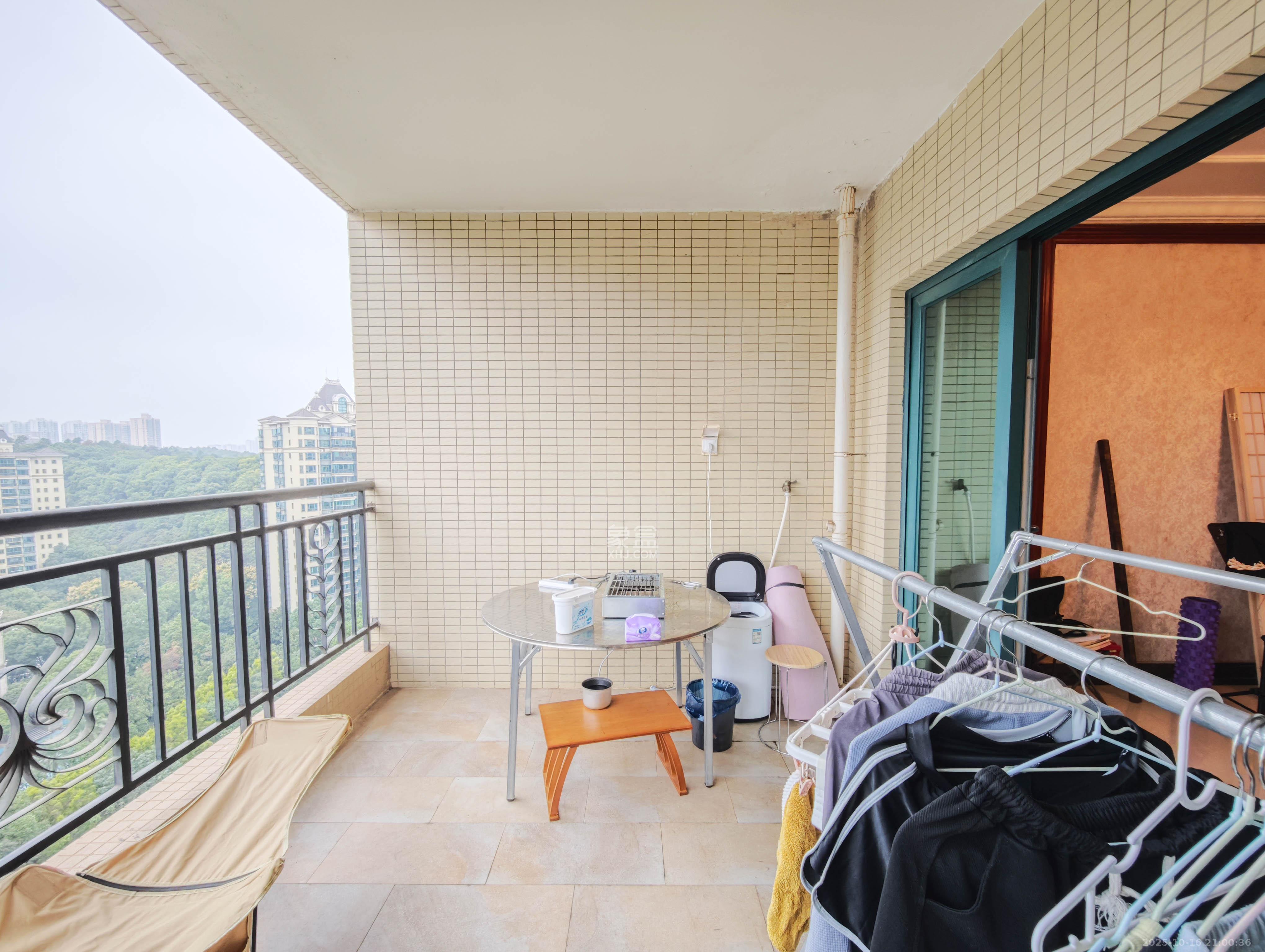 恒大城  2室2厅1卫    65.0万阳台