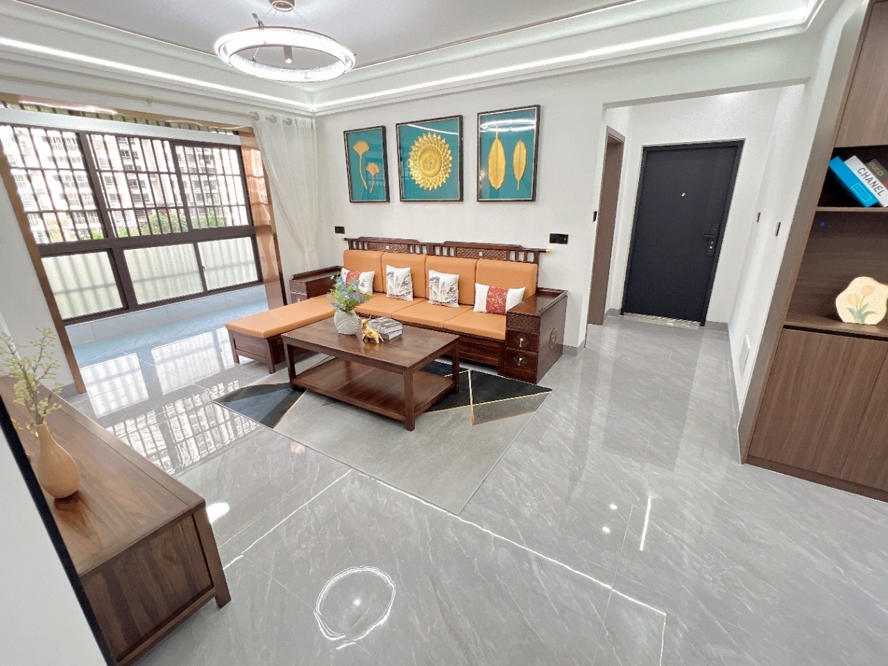 坡博家园一区  4室2厅2卫    163.0万客厅