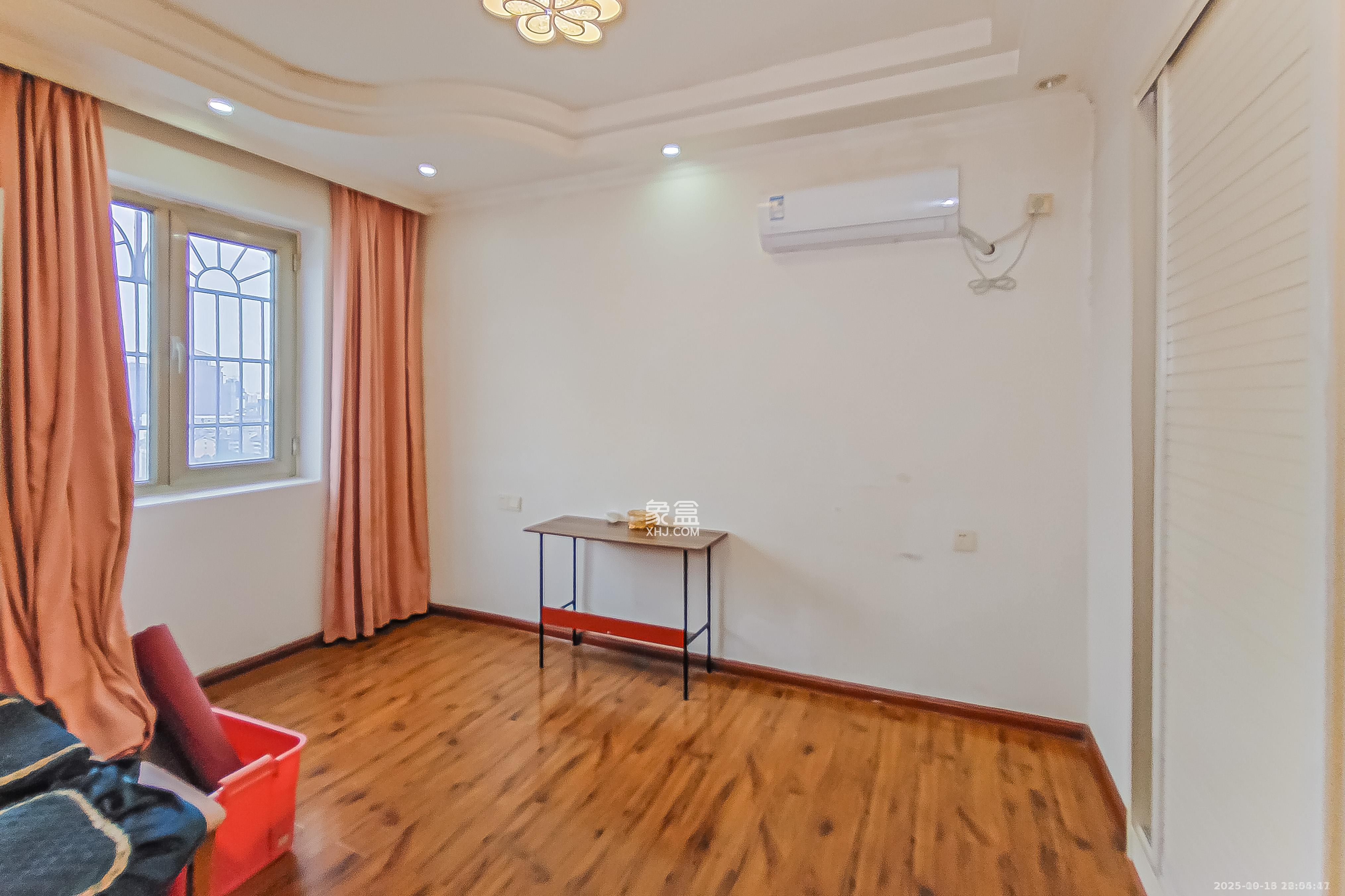 湘凯石化大厦  4室2厅2卫    5000.0元/月室内图