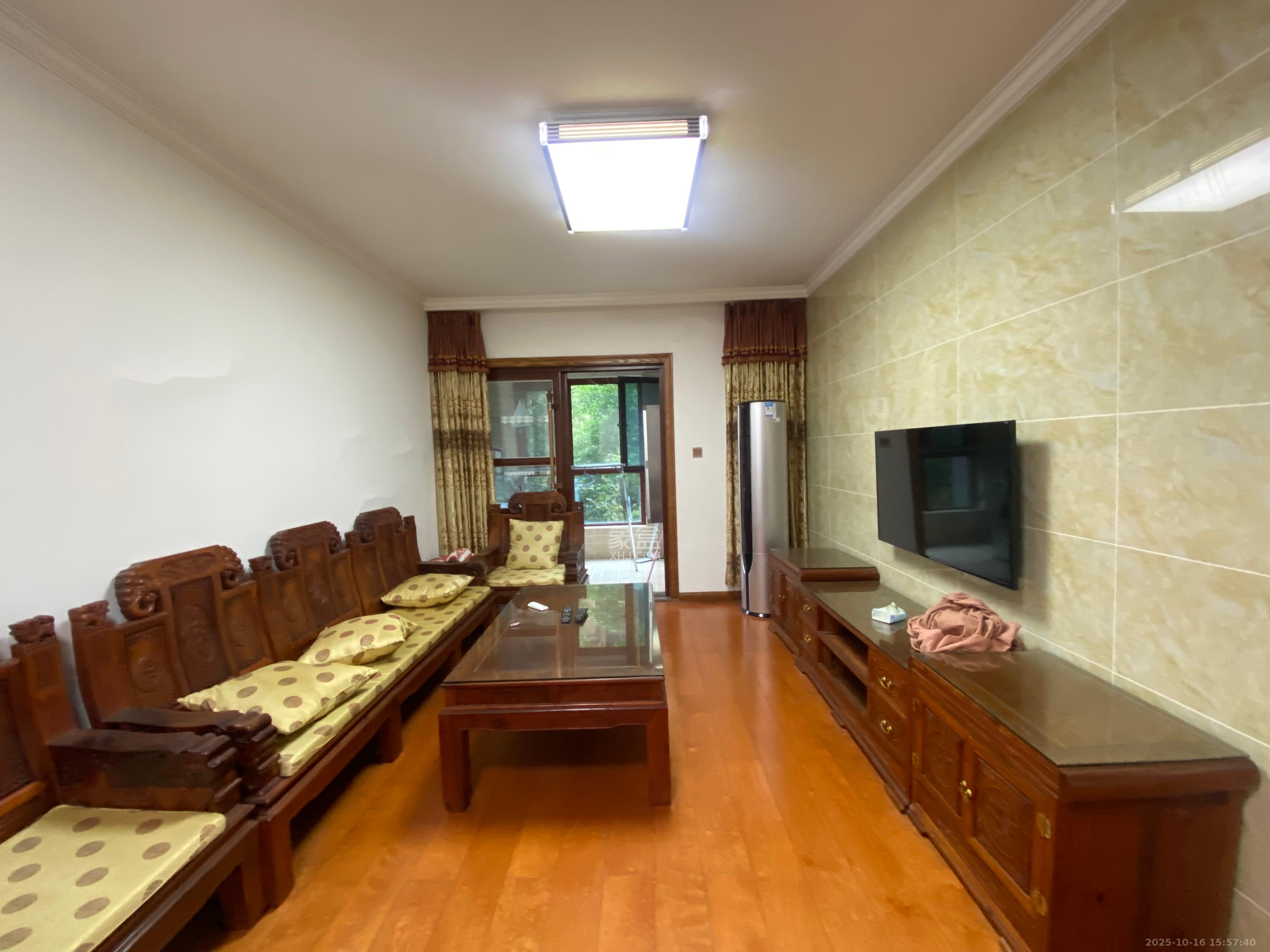 欧莱雅郡  3室2厅1卫    1900.0元/月室内图