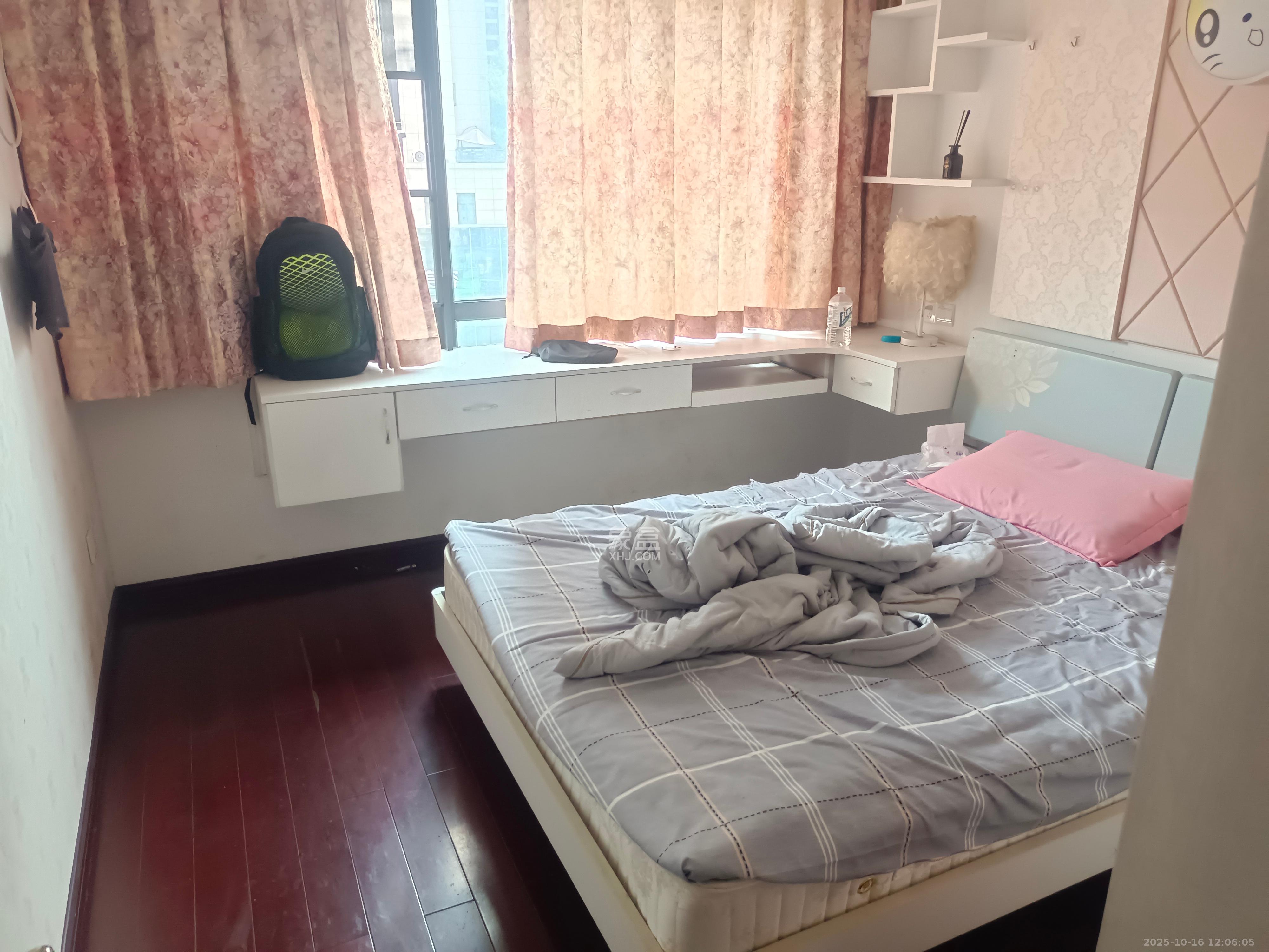 达美D6区  4室2厅2卫    3280.0元/月室内图