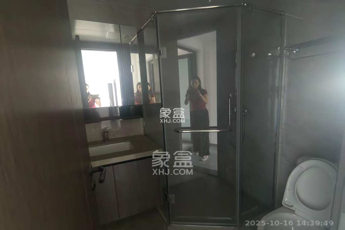 越秀湘江星汇城三期 4室2厅2卫 3500.0元/月 越秀湘江星汇城三期 4室2厅2卫 3500.0元/月室内图