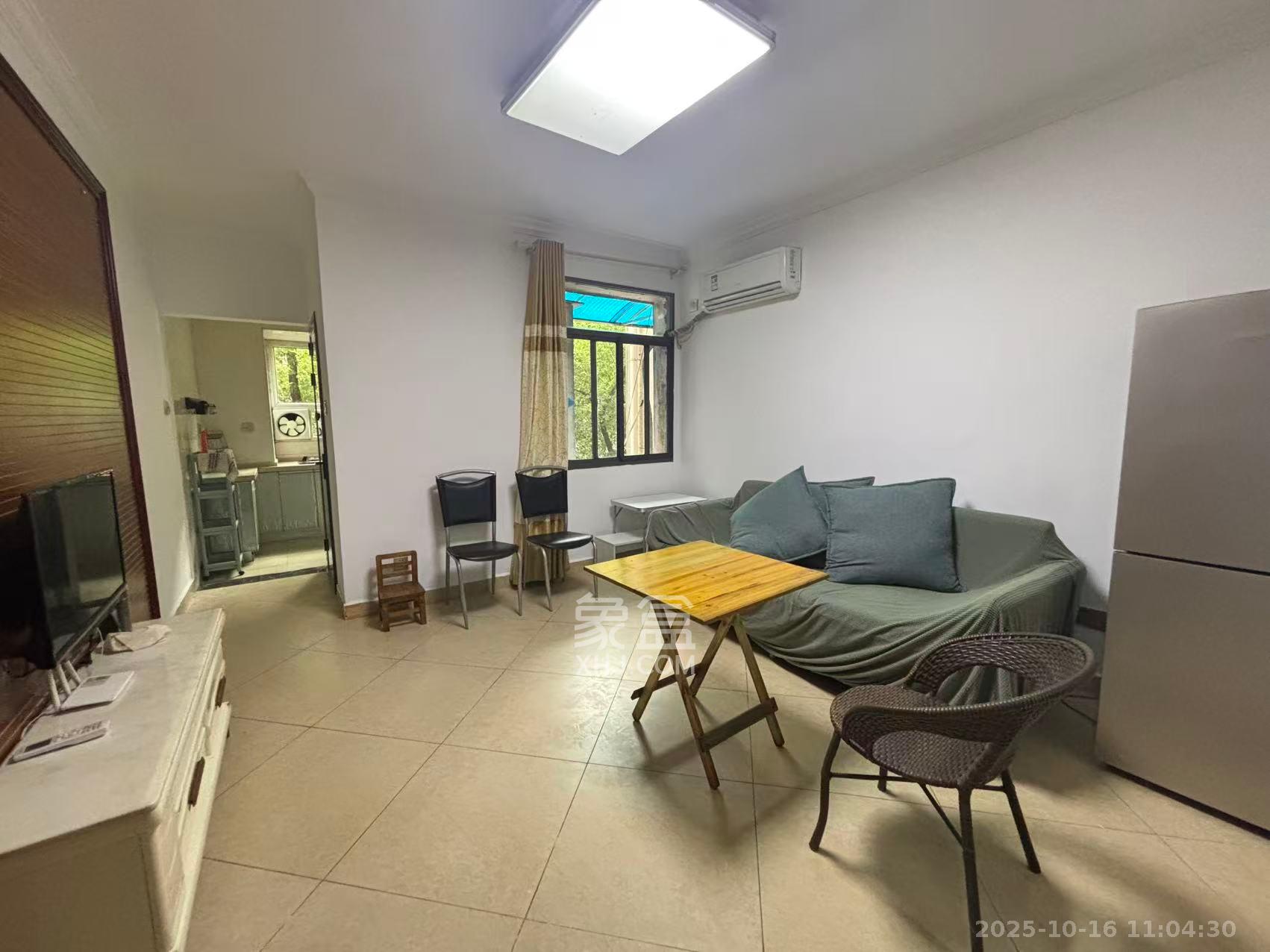 茶园坡社区(原王家冲社区) 2室1厅1卫 1500.0元/月 茶园坡社区(原王家冲社区) 2室1厅1卫 1500.0元/月室内图