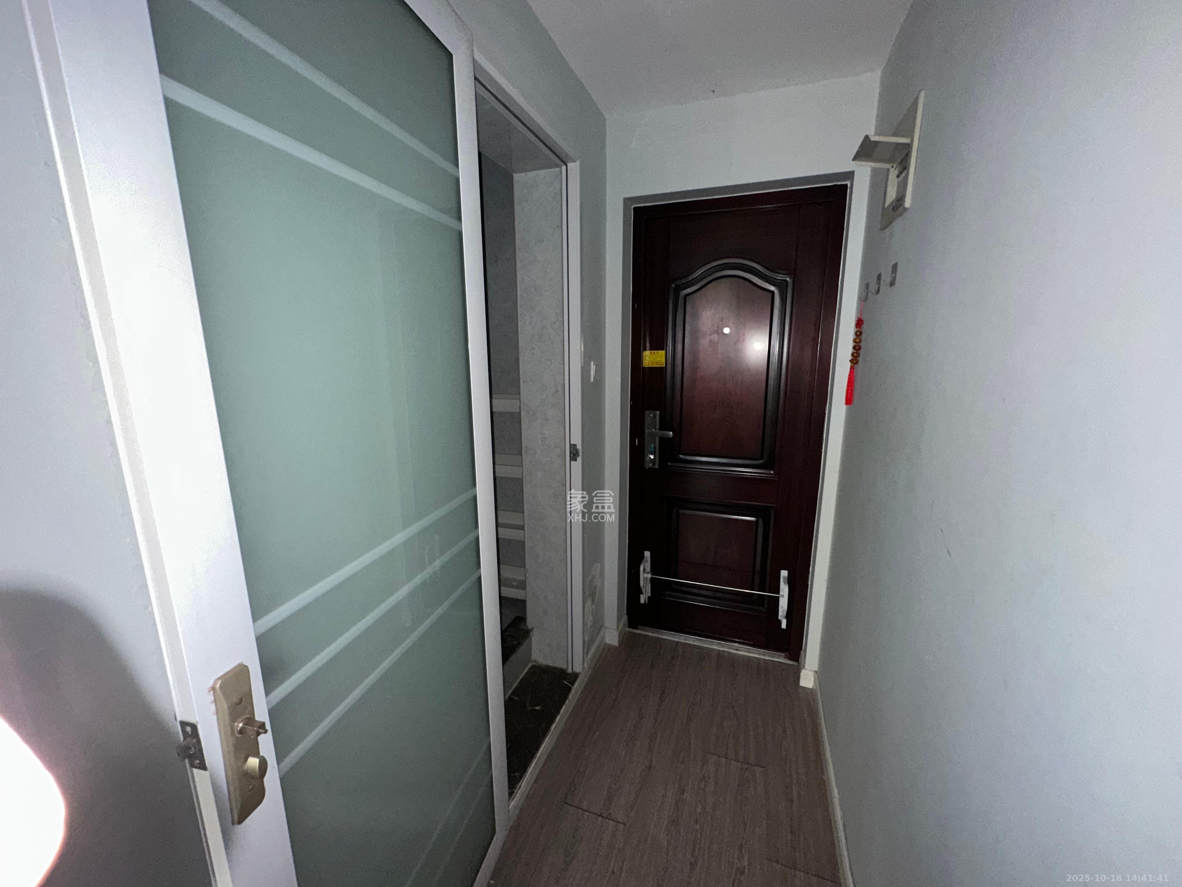 沁园春御院  1室1厅1卫    1900.0元/月室内图