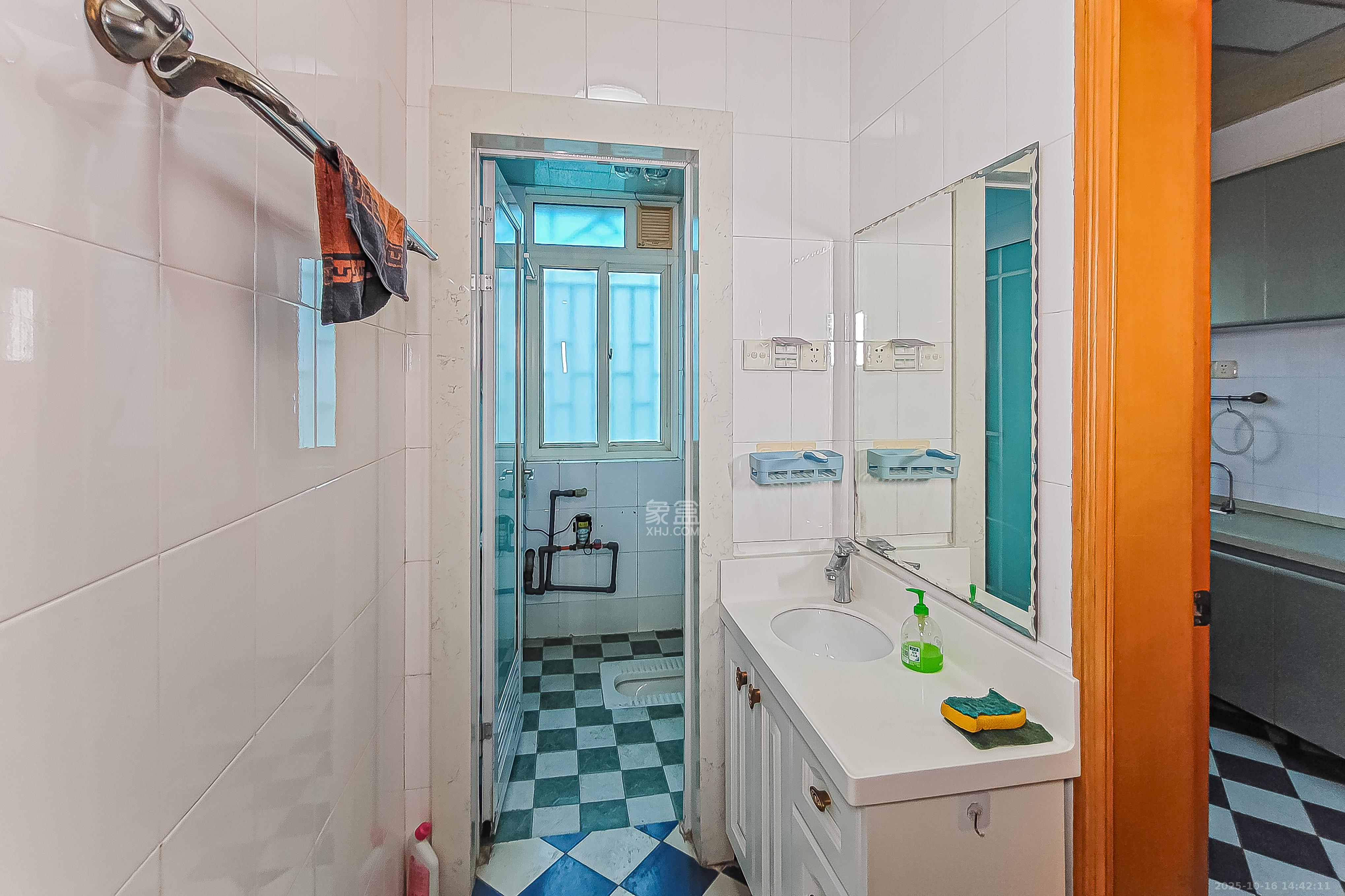 城南路街道办事处宿舍(天心游路38号)  3室2厅2卫    95.0万 城南路街道办事处宿舍(天心游路38号)  3室2厅2卫    95.0万卫生间