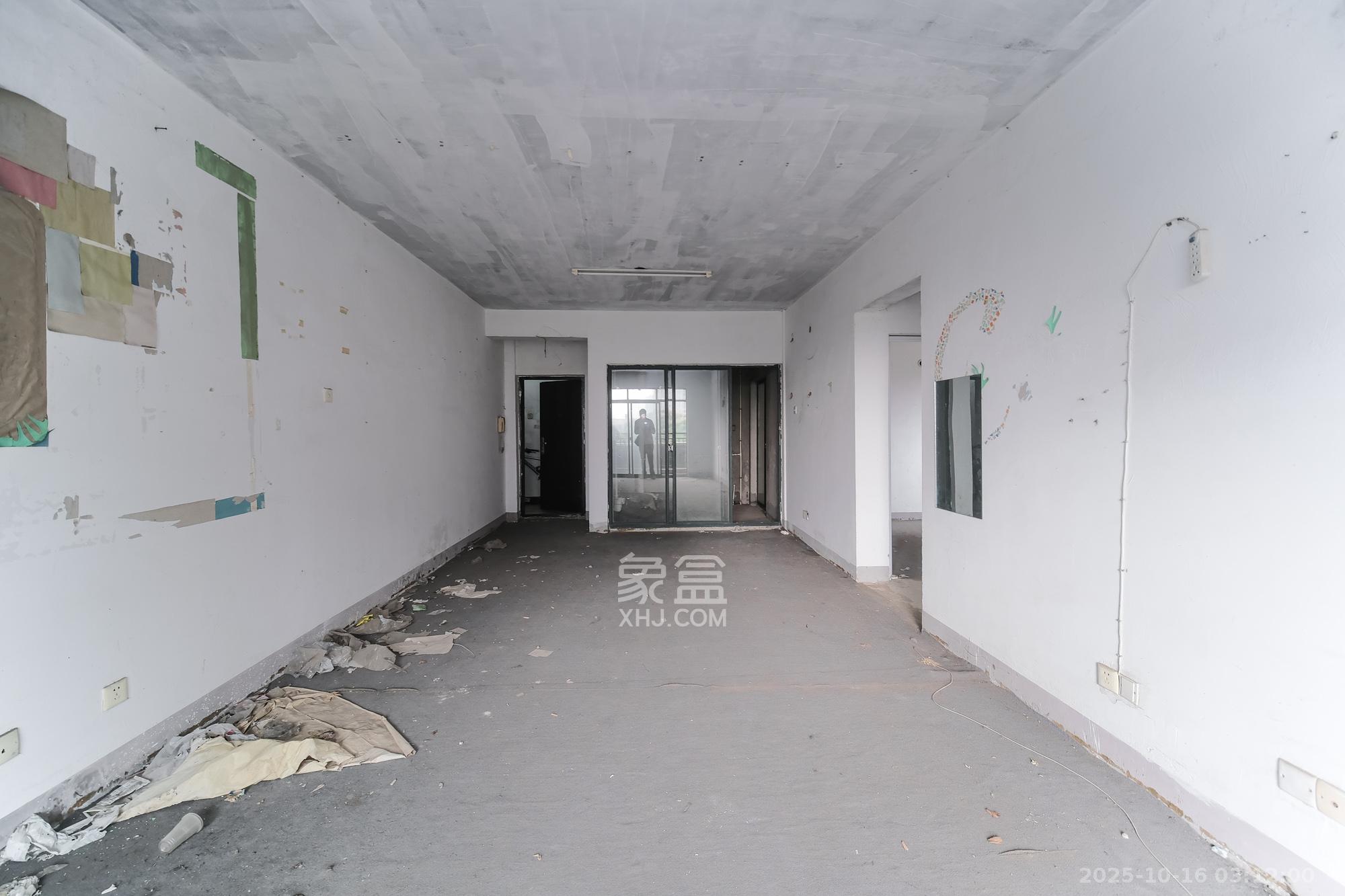 圆梦完美生活 2室1厅1卫 42.0万 圆梦完美生活 2室1厅1卫 42.0万客厅