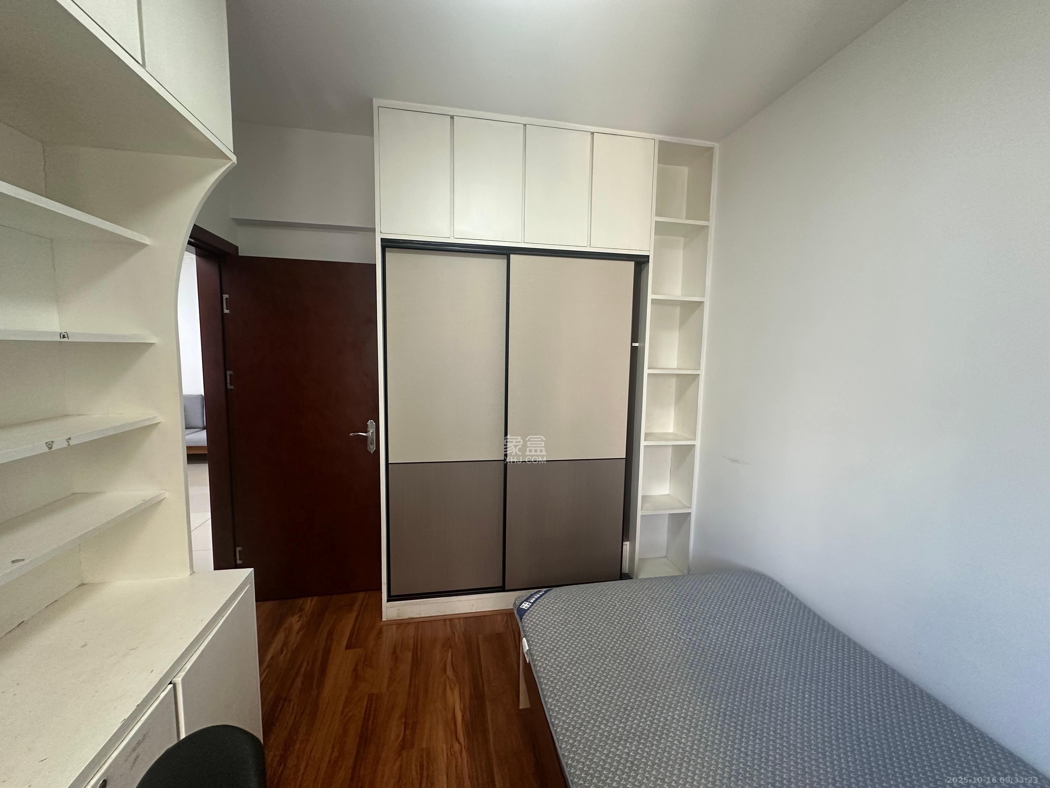 金碧文华  2室2厅1卫    2000.0元/月室内图