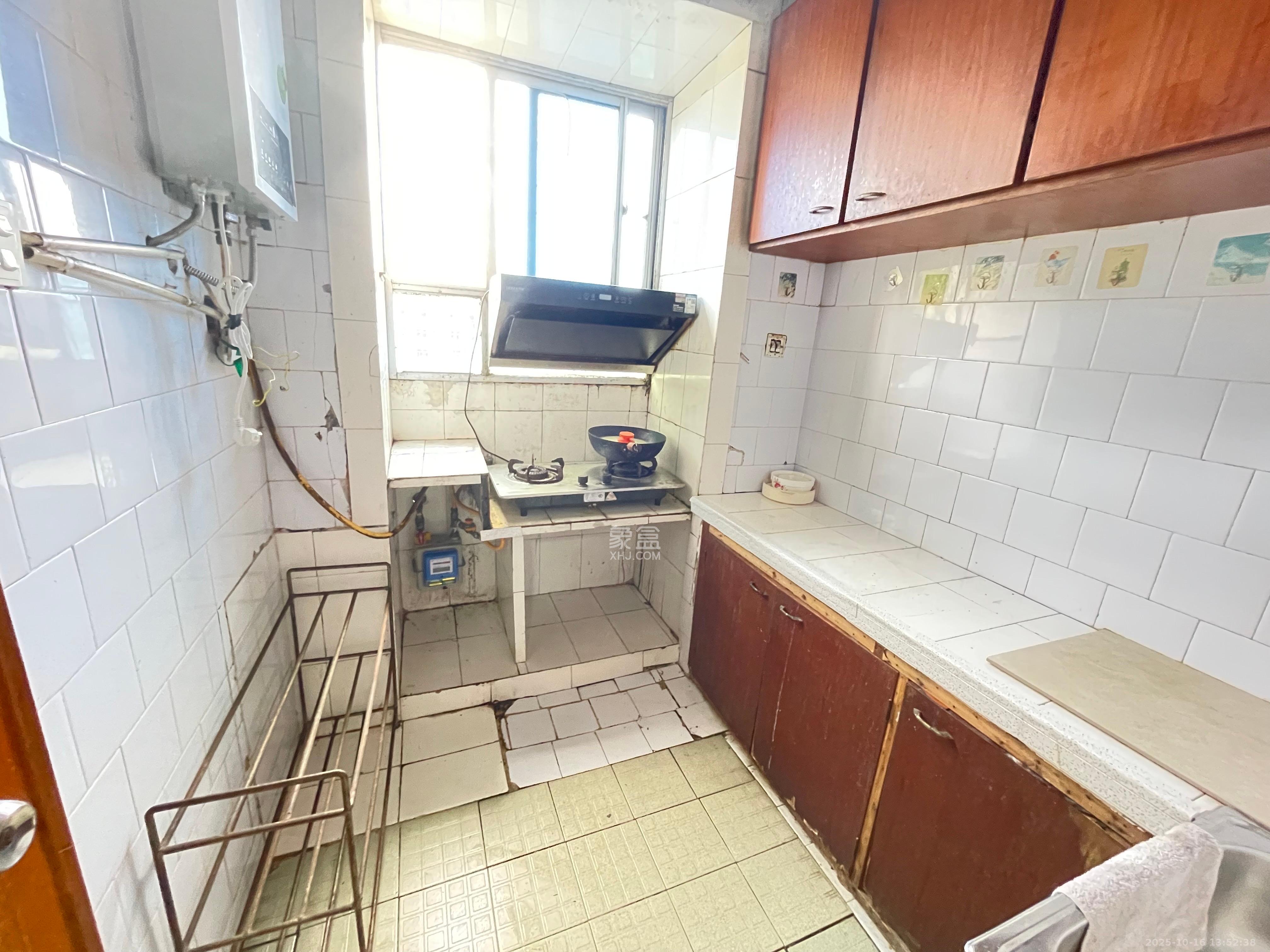 中建五局信和苑二区  3室2厅1卫    1200.0元/月 中建五局信和苑二区  3室2厅1卫    1200.0元/月室内图