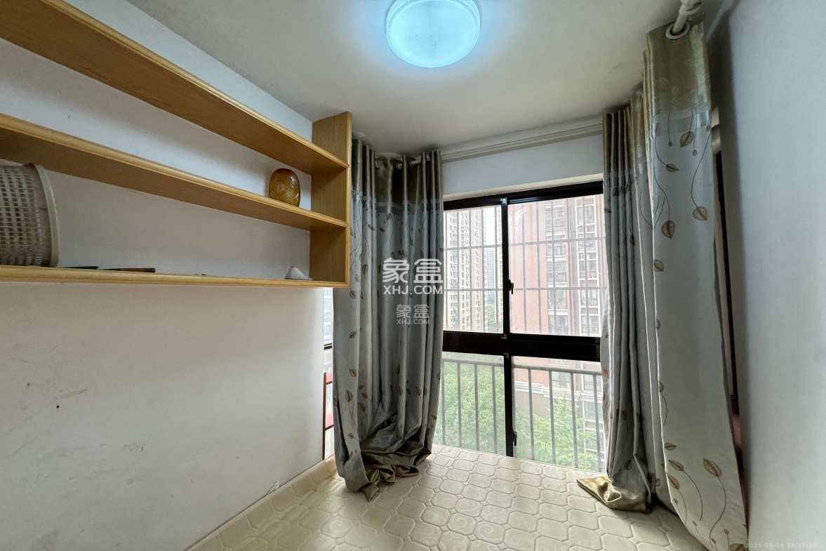 水岸世景  3室2厅1卫    1600.0元/月 水岸世景  3室2厅1卫    1600.0元/月室内图