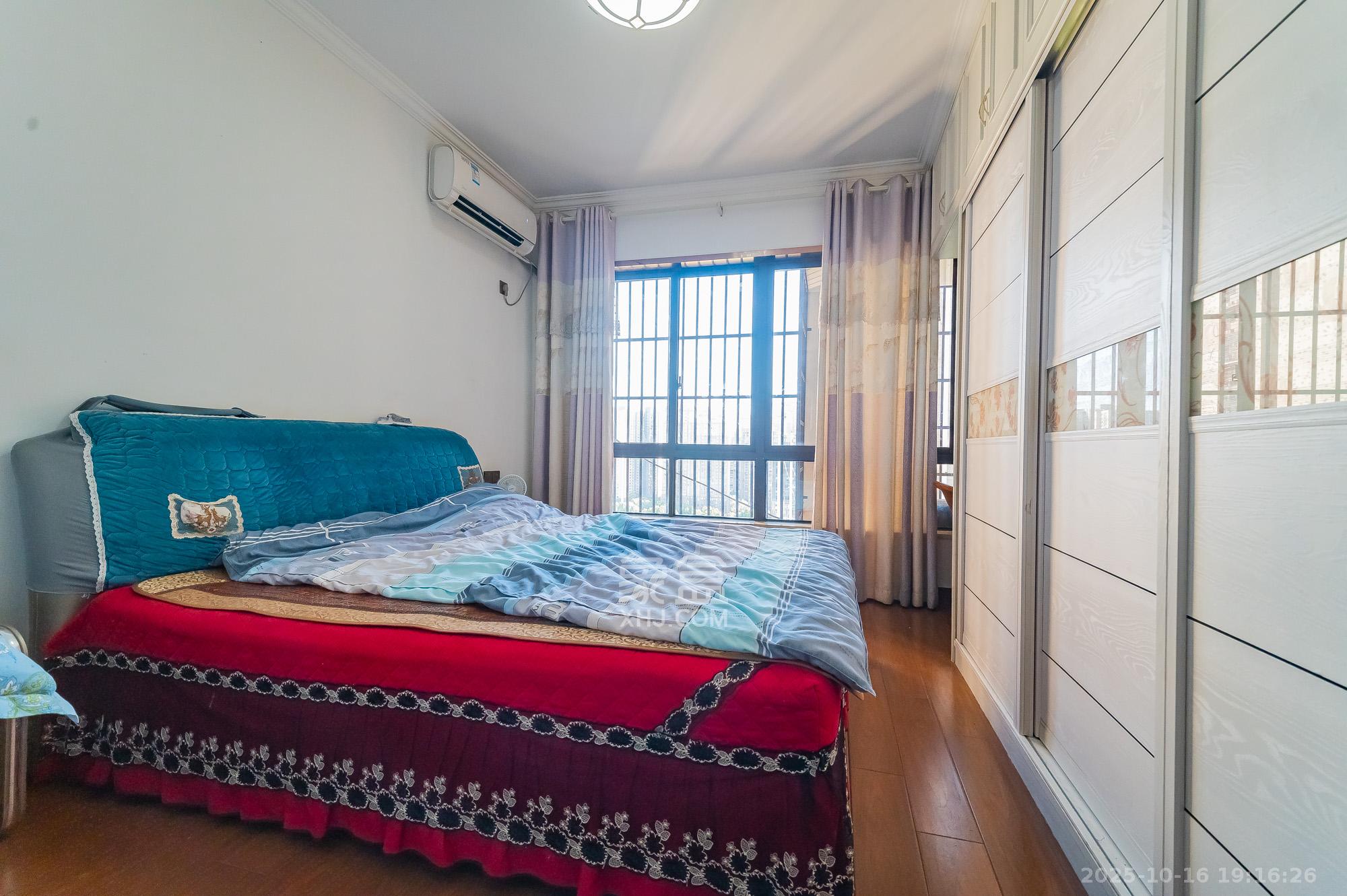 国泰九龙湾 4室2厅2卫 98.0万 国泰九龙湾 4室2厅2卫 98.0万卧室