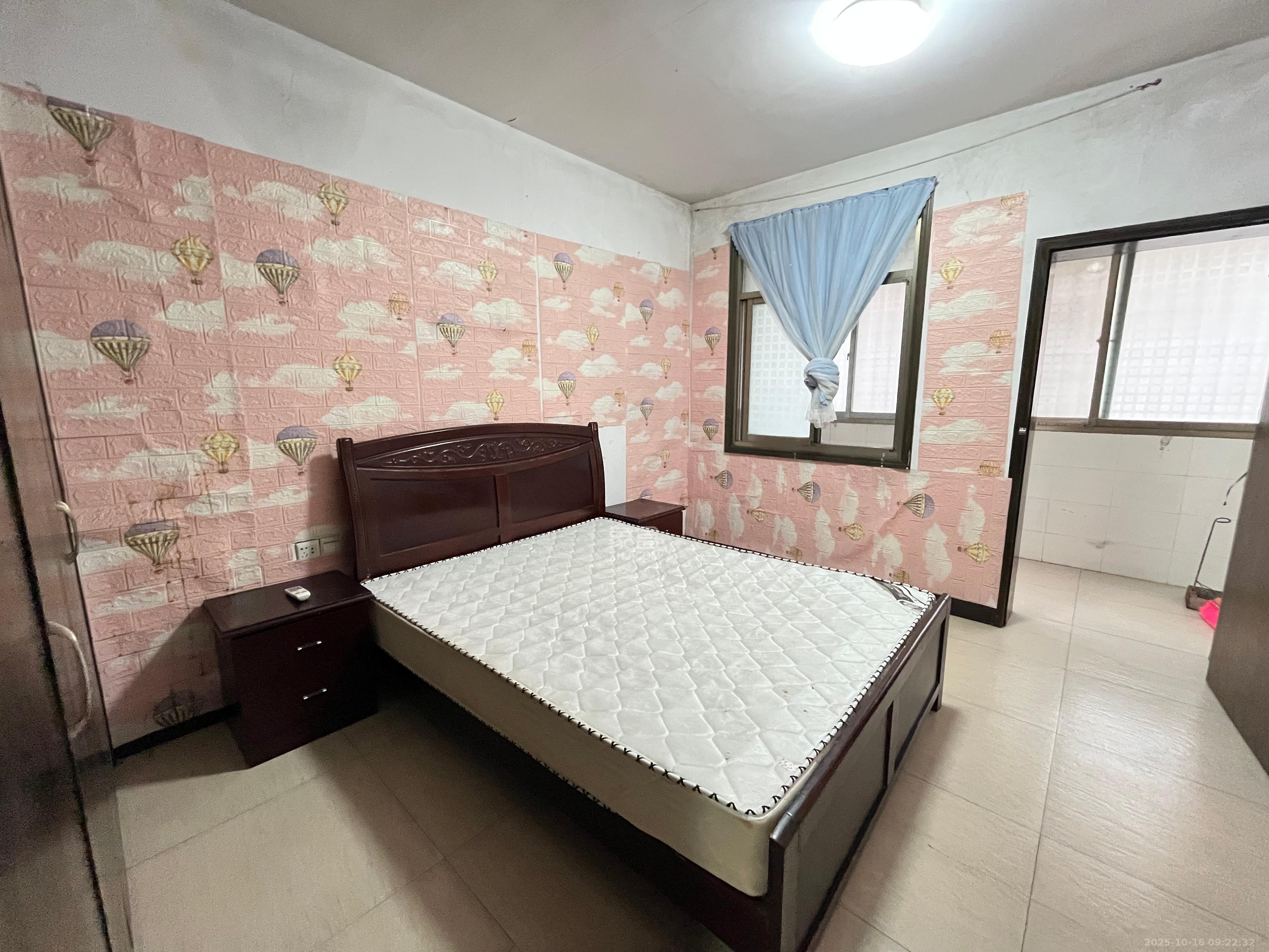 府后路小区  2室2厅1卫    1500.0元/月 府后路小区  2室2厅1卫    1500.0元/月室内图