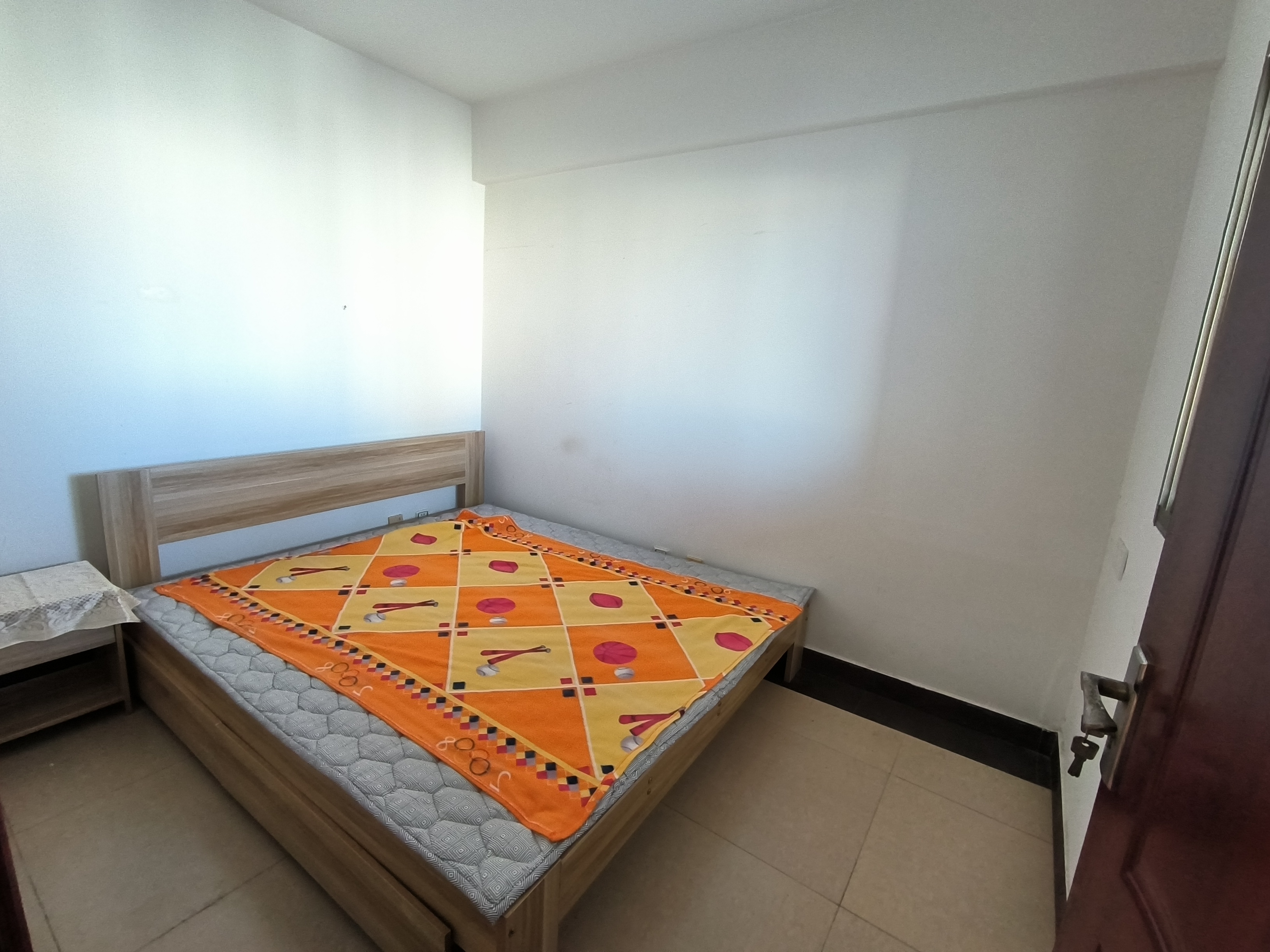 帝国大厦 1室1厅1卫 55.0万 帝国大厦 1室1厅1卫 55.0万客厅