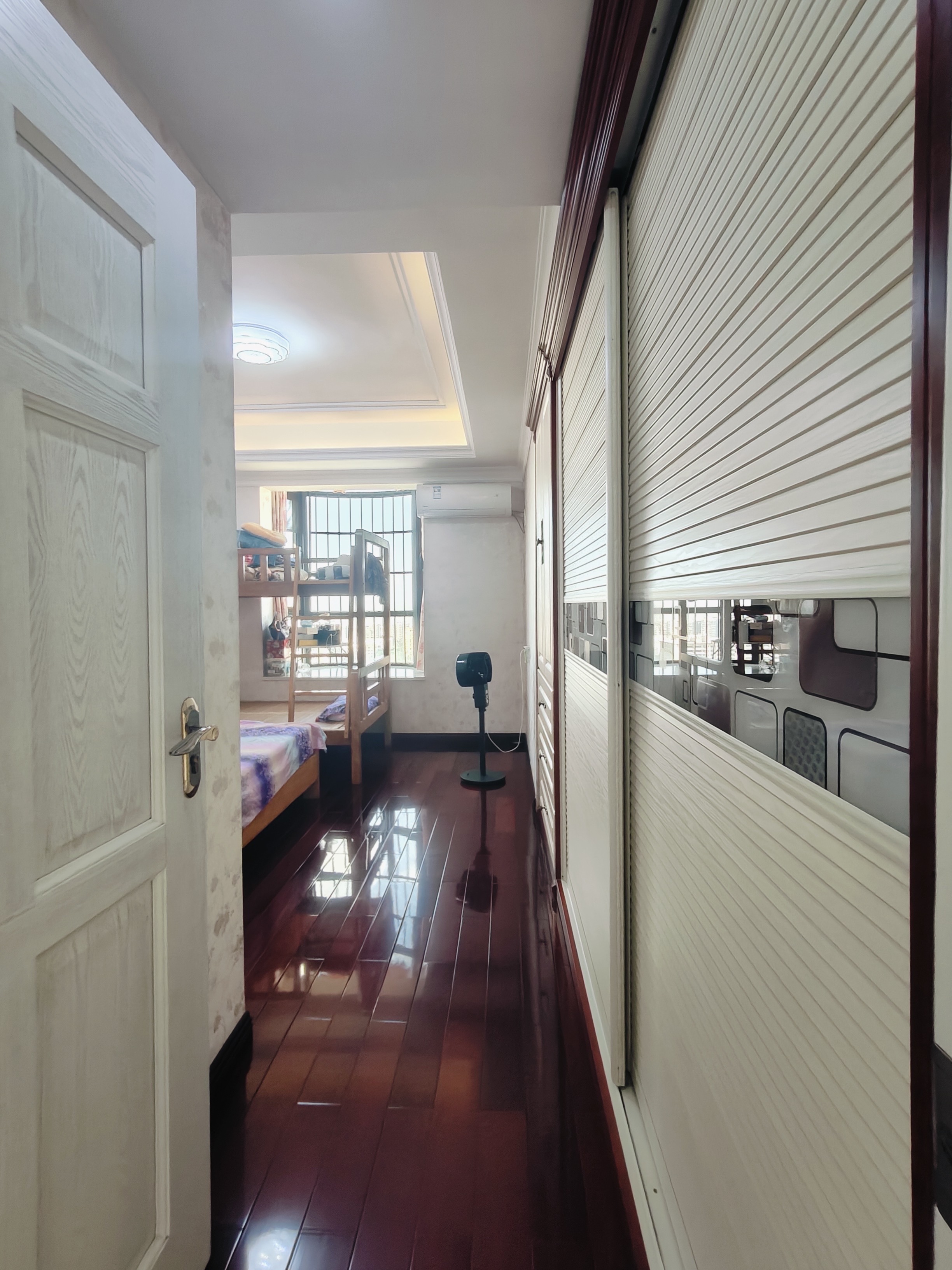 海岸豪庭  2室2厅1卫    176.0万 海岸豪庭  2室2厅1卫    176.0万客厅