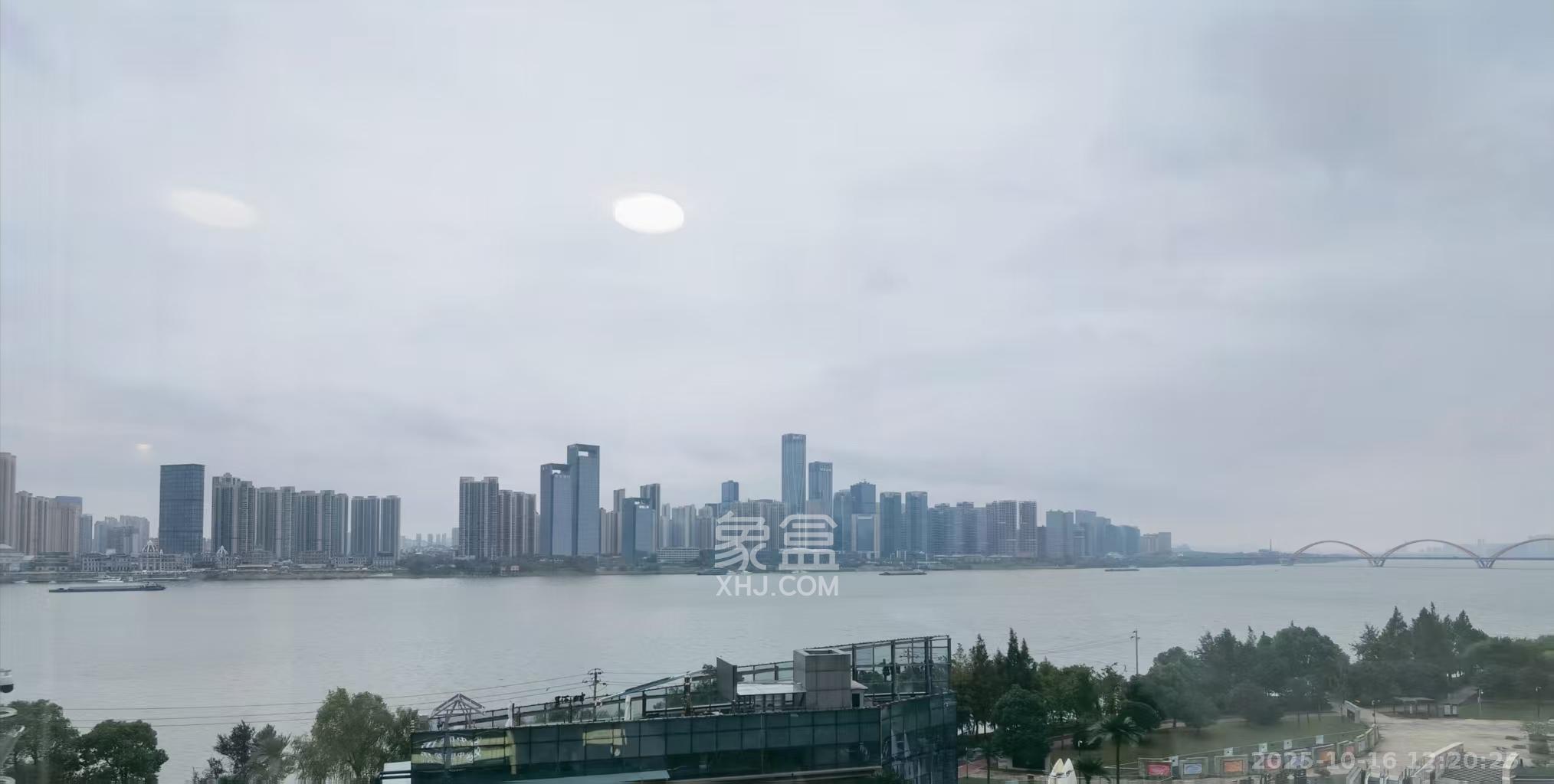 北辰瀚江府  4室2厅2卫    11800.0元/月室内图1