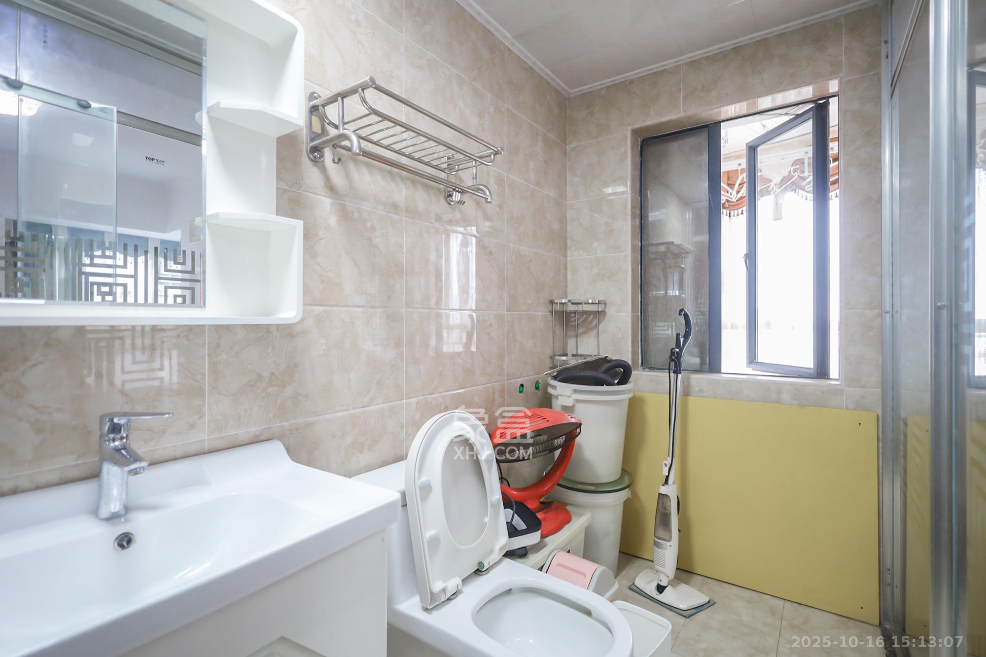 美林银谷  3室2厅2卫    88.0万 美林银谷  3室2厅2卫    88.0万卫生间