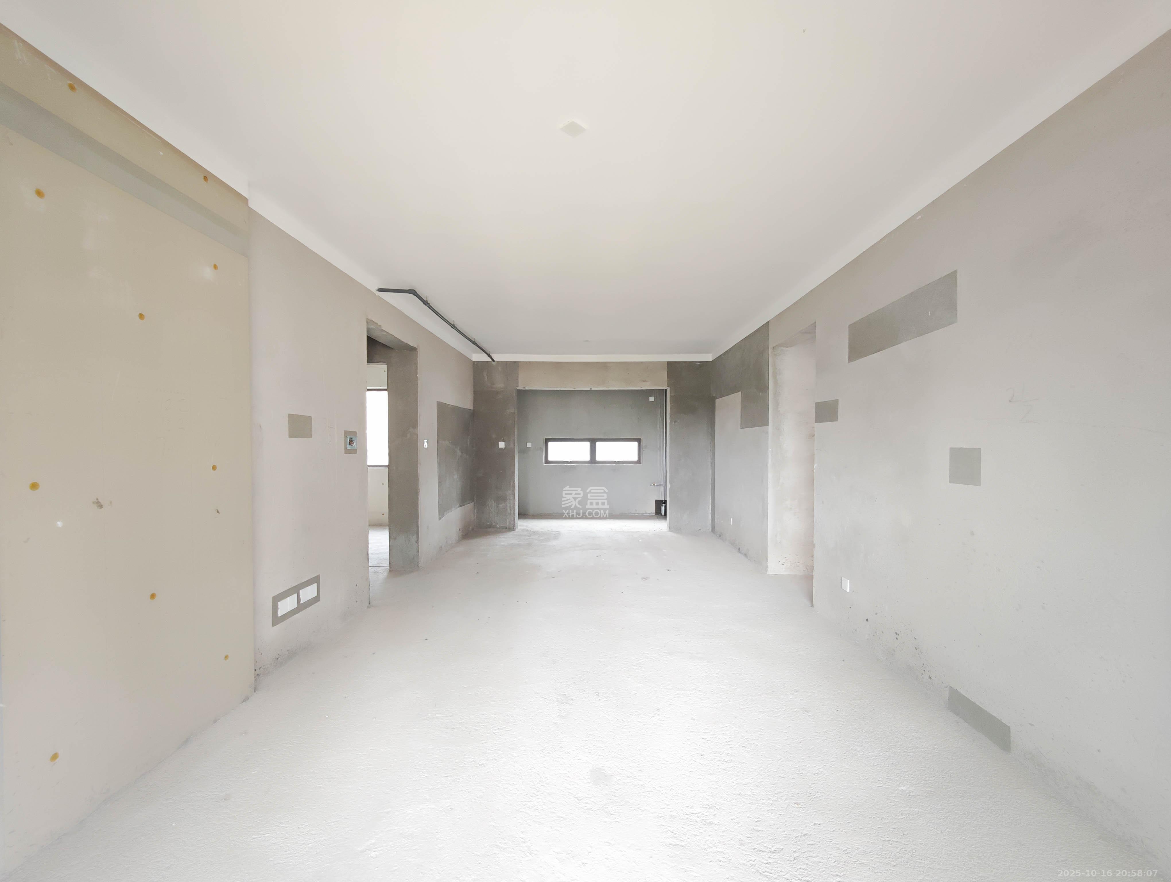 保利城（中航城国际社区、郡原美村）  4室2厅2卫    105.0万